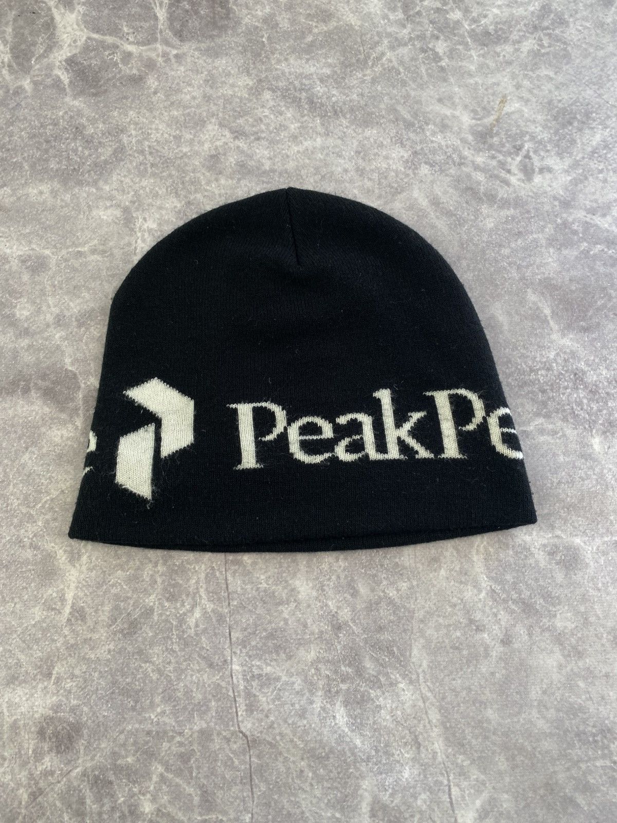 Peak Performance Peak Performance Big Logo Beanie Gorpcore Hat Size ONE SIZE - 1 Thumbnail
