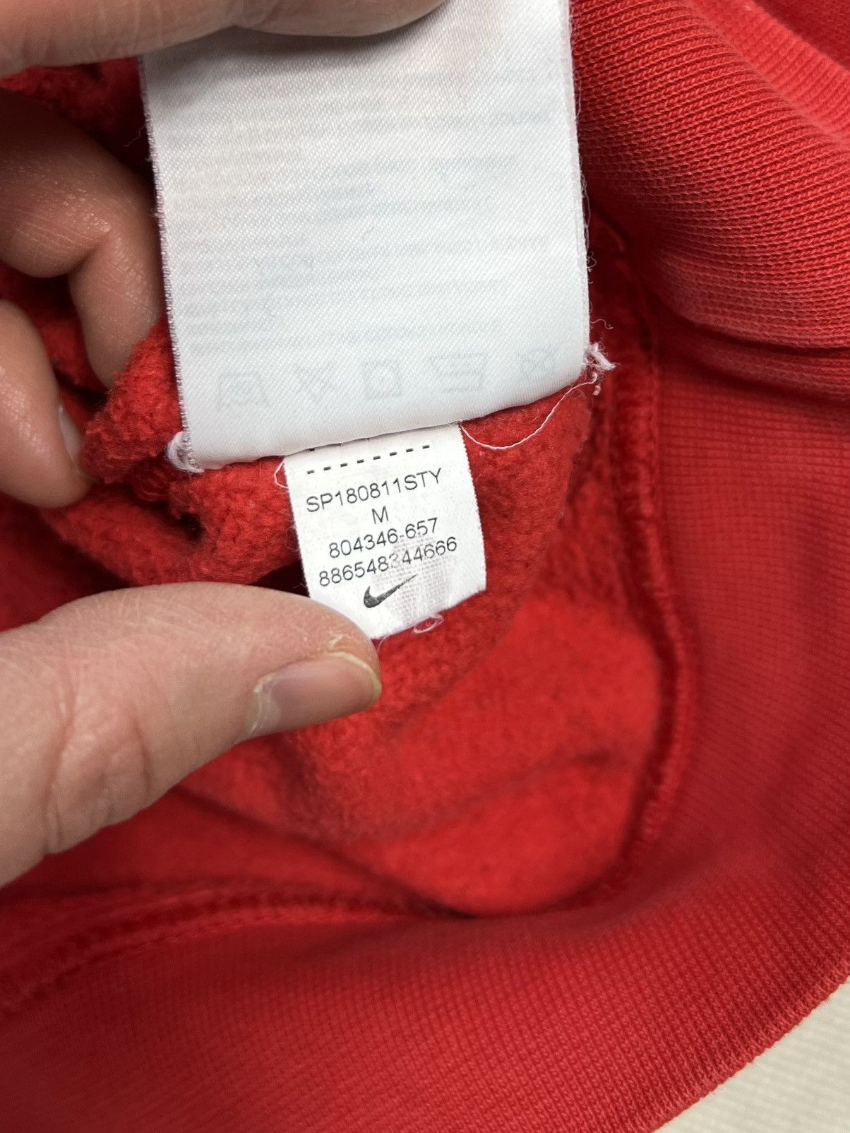 Nike Hoodie Nike small logo red Size US M / EU 48-50 / 2 - 3 Thumbnail