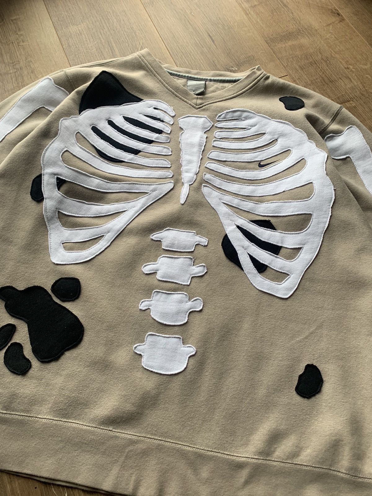 Nike Vintage Nike Skeleton big logo V-neck sweatshirt Size US L / EU 52-54 / 3 - 4 Thumbnail