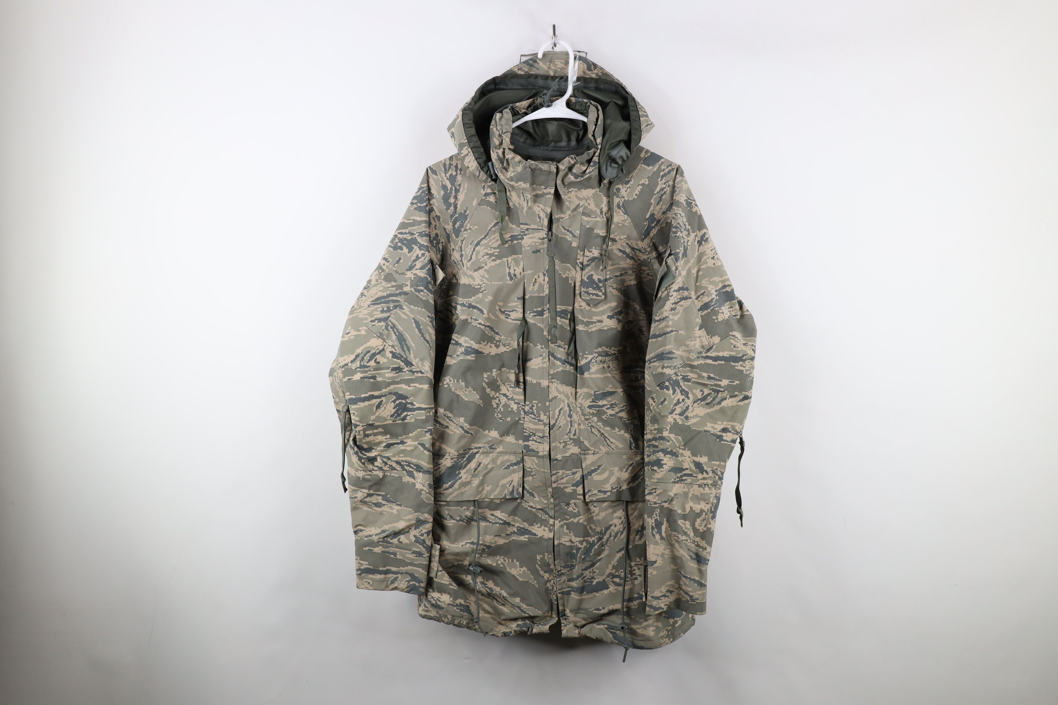 Vintage Vintage USGI Waterproof Tiger Stripe Camouflage Jacket USA Size US M / EU 48-50 / 2 - 1 Thumbnail
