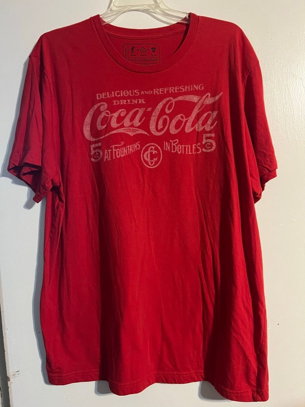 Coca Cola Men's Coca-Cola Short Sleeve Tee XL Red White Size US XL / EU 56 / 4 - 1 Thumbnail