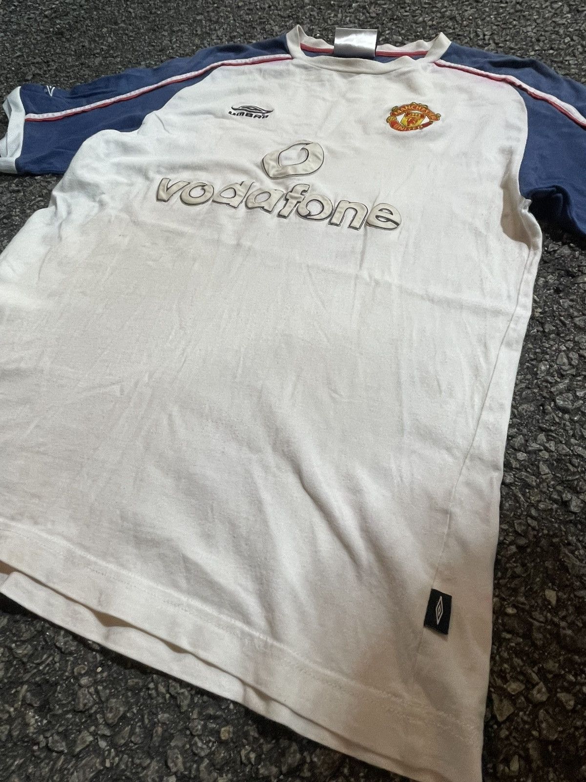 Umbro Cotton . Manchester United Vodafone Umbro Size US M / EU 48-50 / 2 - 2 Thumbnail