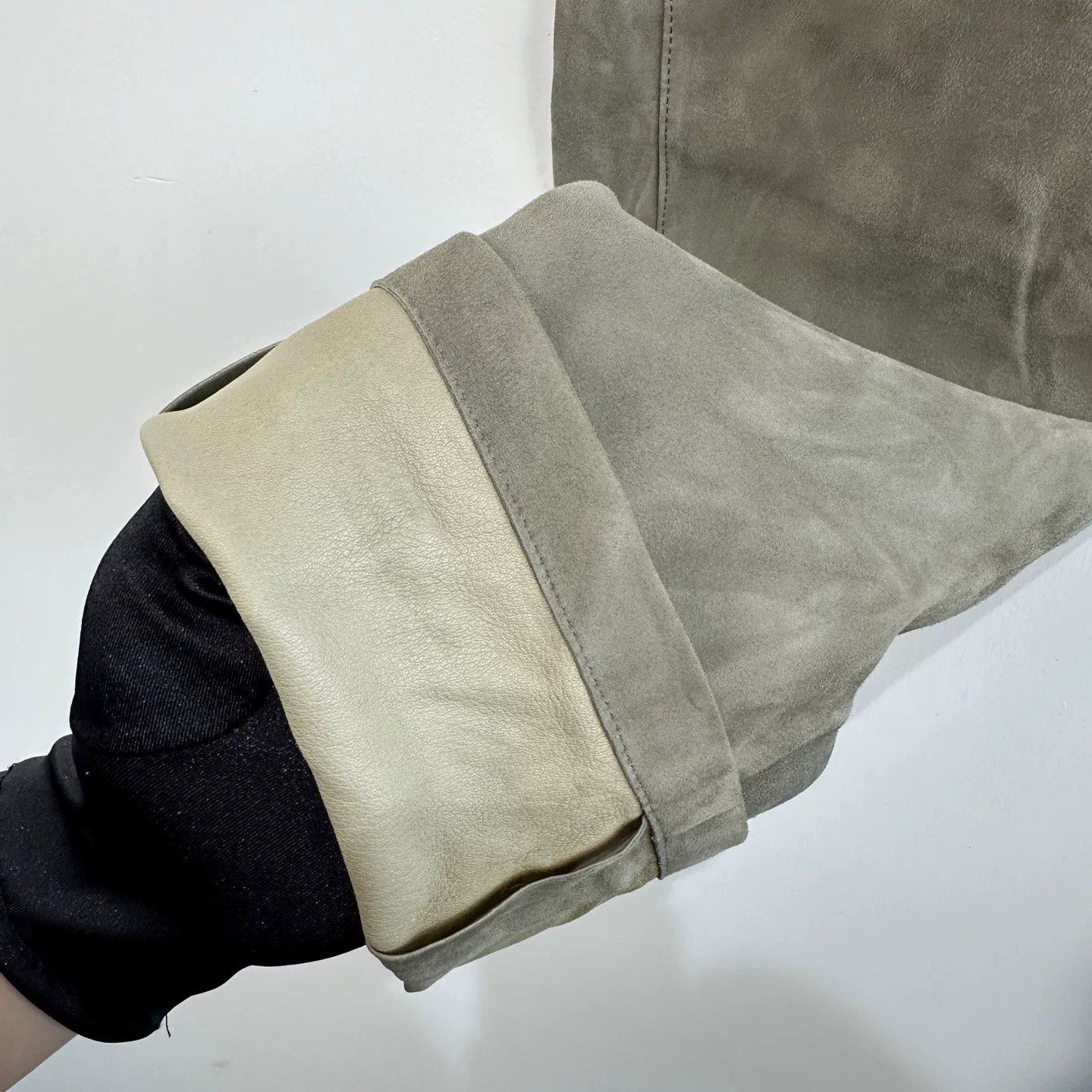 Bottega Veneta Bottega Veneta Gray Suede Pants Size 48 Size US 26 / EU 42 - 4 Thumbnail