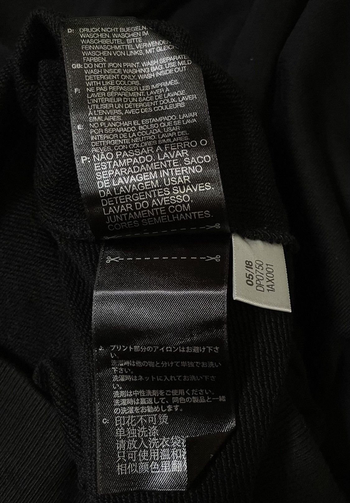 Yohji Yamamoto Yohji yamamoto y-3 FW18 asymmetrical sweatshirt Size US S / EU 44-46 / 1 - 7 Thumbnail