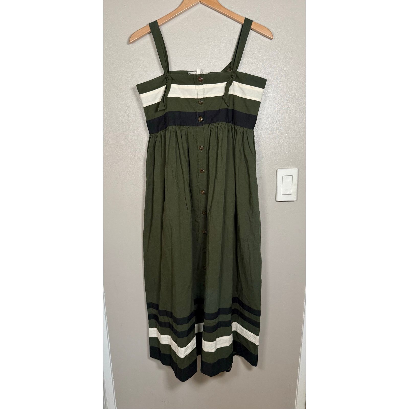 THE GREAT The Great. Horizon Dress in Army size M $295 Size M / US 6-8 / IT 42-44 - 3 Thumbnail