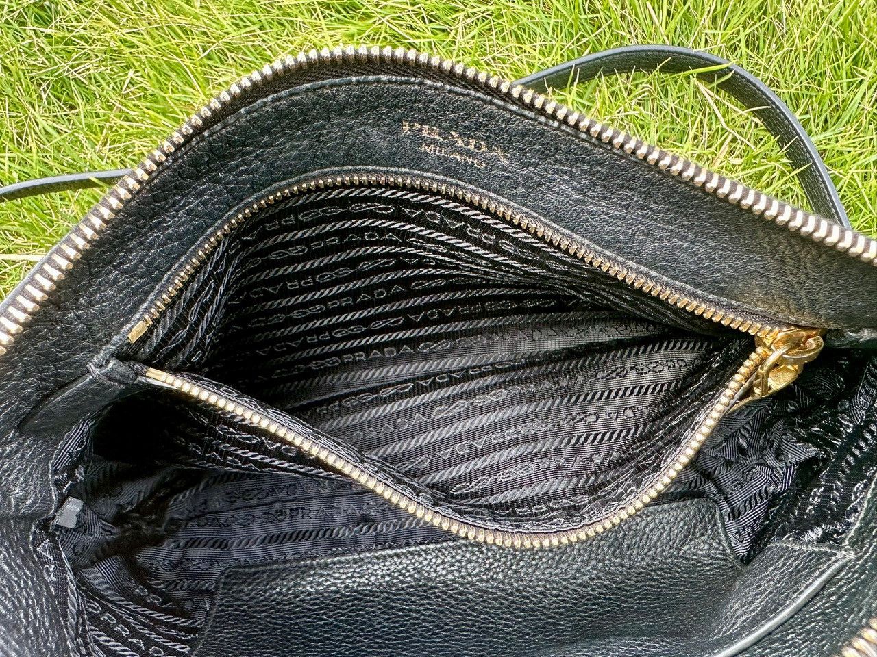 Prada Authentic Prada Vitello Daino Nero Leather Crossbody Bag Size ONE SIZE - 6 Thumbnail