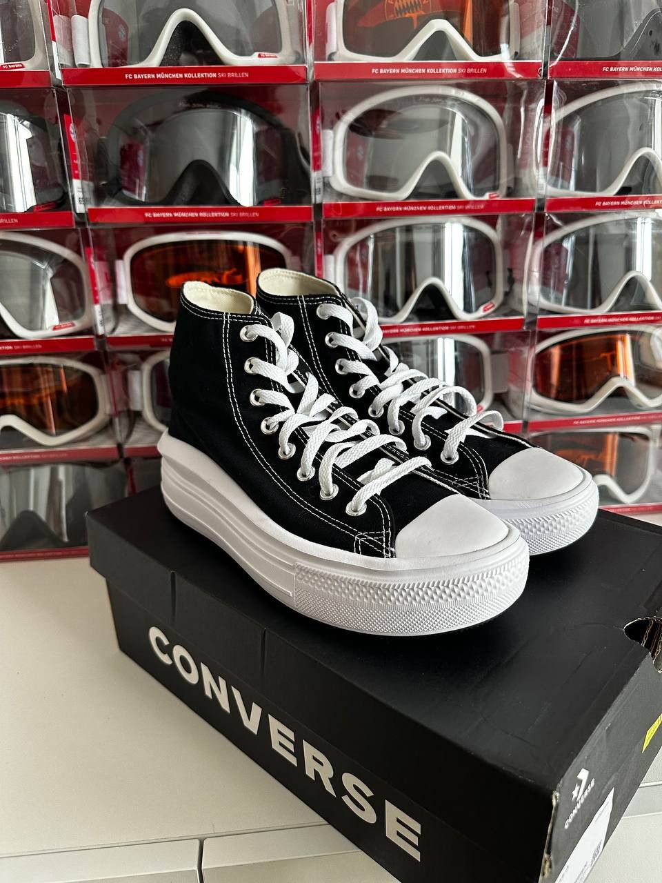 Converse Converse Ctas Move Hi 568497C Size US 9.5 / IT 39.5 - 1 Thumbnail