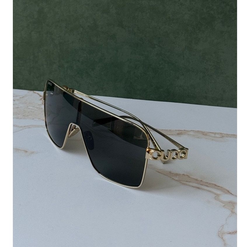 Gucci NEW Gucci GG1936S Gold Mask Grey Lens Sunglasses $710 Size ONE SIZE - 1 Thumbnail