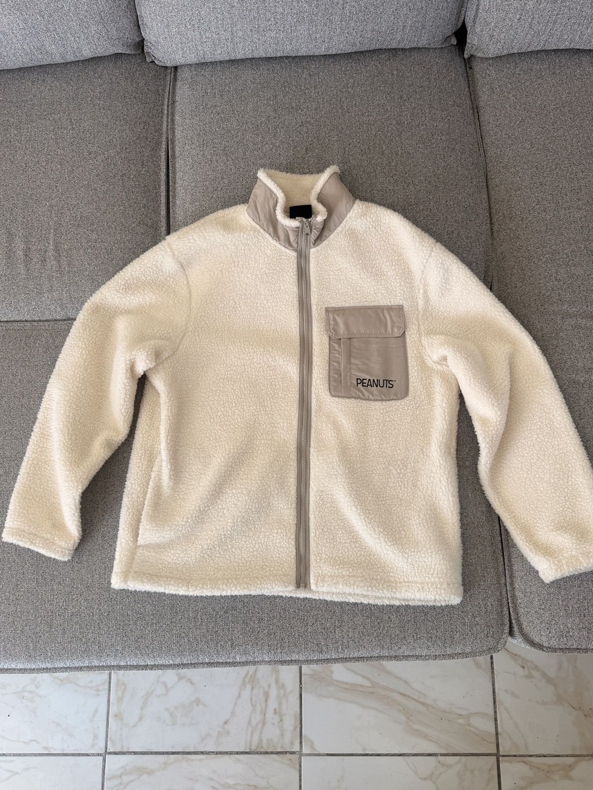 H&M × Peanuts H&M X Peanuts White Sherpa Fleece Size US L / EU 52-54 / 3 - 1 Thumbnail