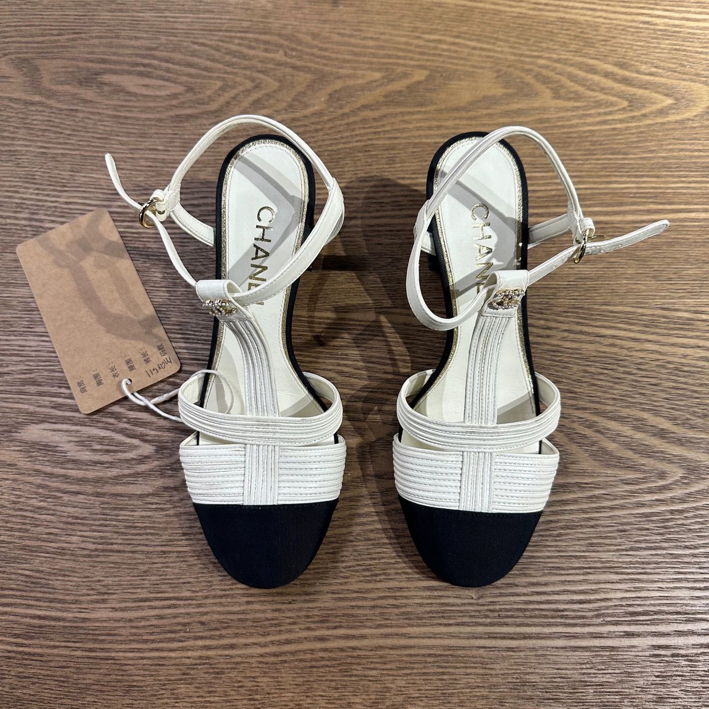 Chanel Chanel black white woven Logo heels size 36 Size US 5.5 / IT 35.5 - 2 Thumbnail