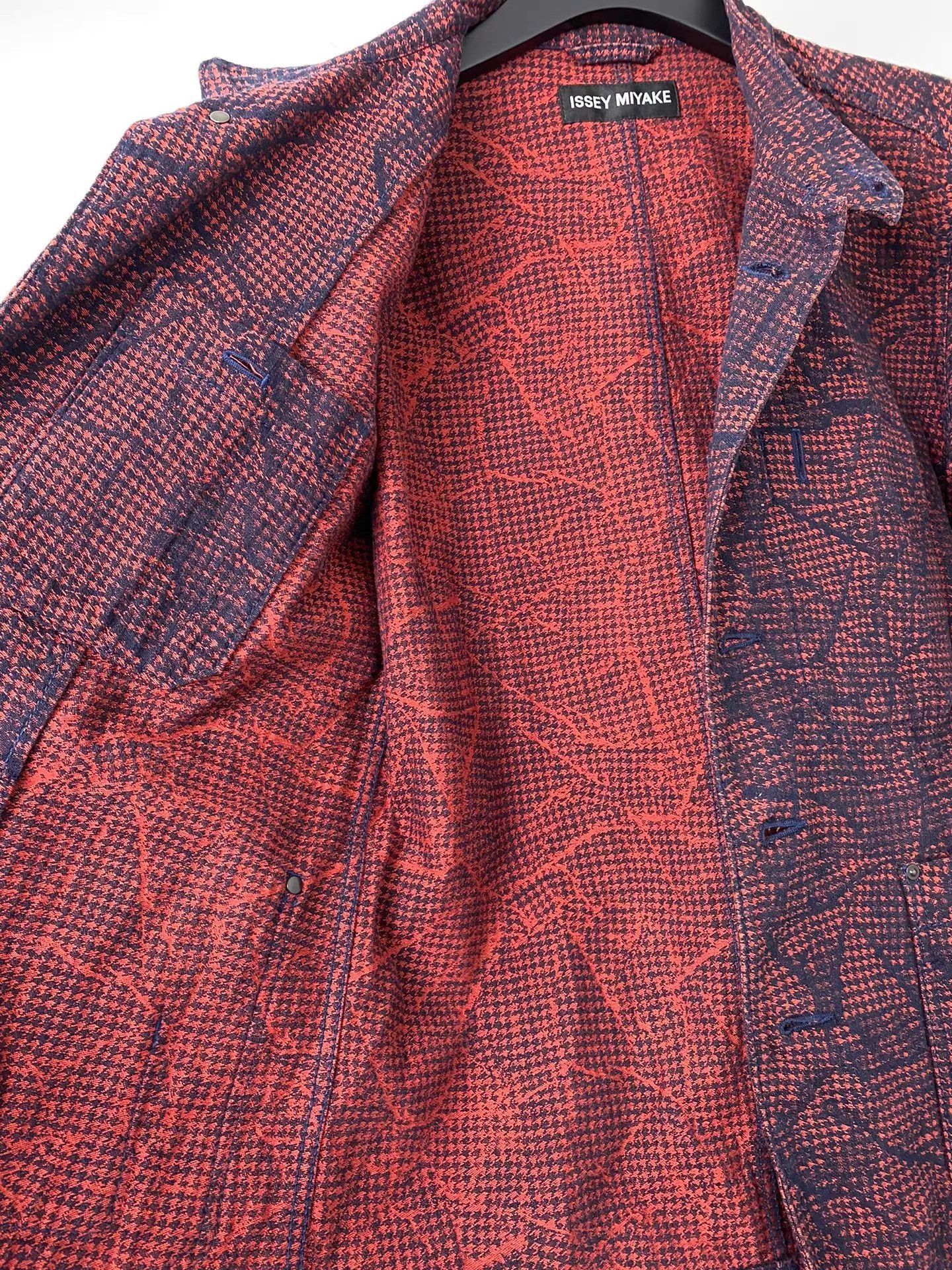 Issey Miyake Red Patterned Button-Up Light Jacket Size M Size US M / EU 48-50 / 2 - 8 Thumbnail