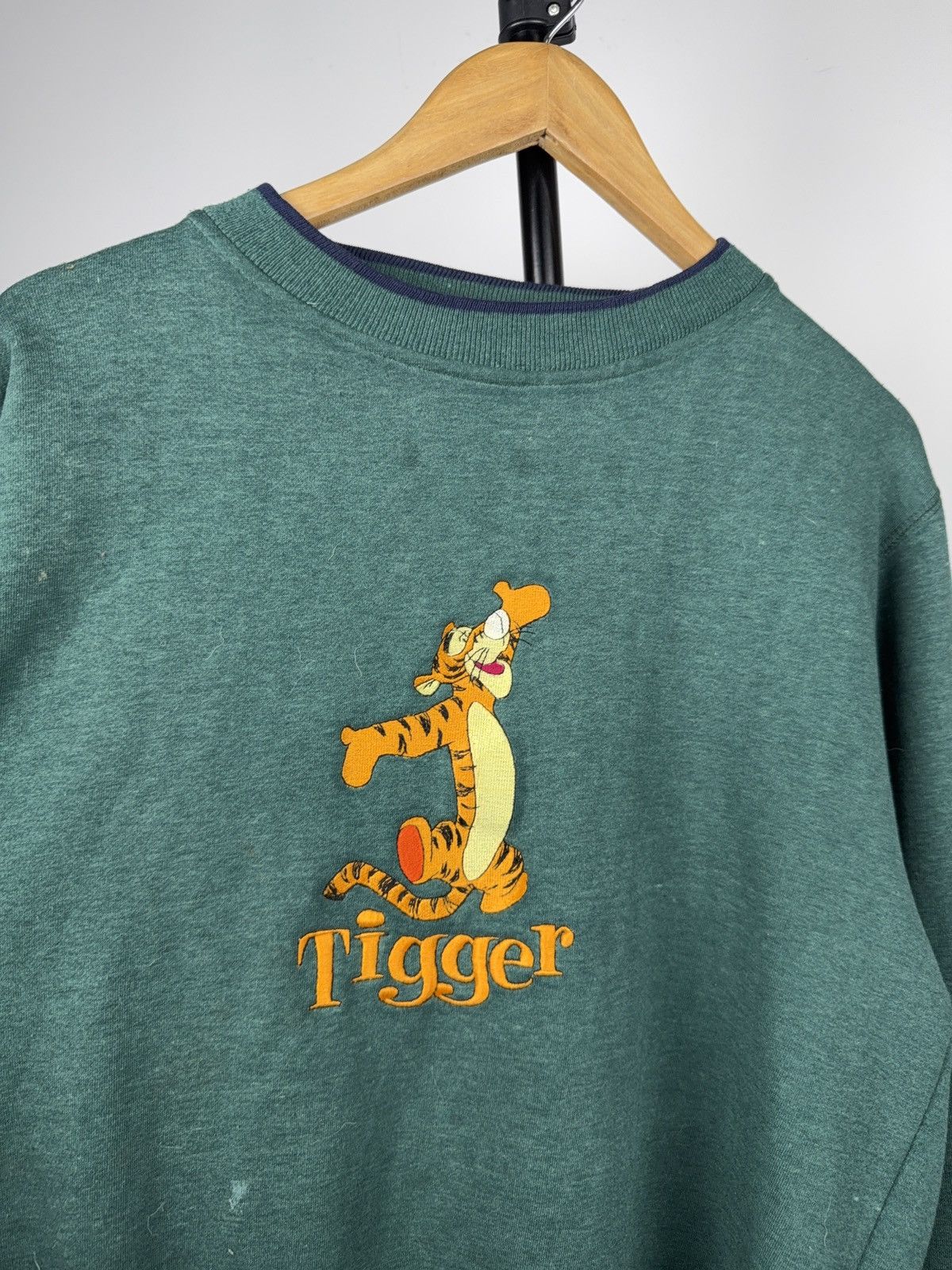Disney 90s Vintage Disney Tigger Pooh Embroidered Sweatshirt L Size US L / EU 52-54 / 3 - 4 Thumbnail