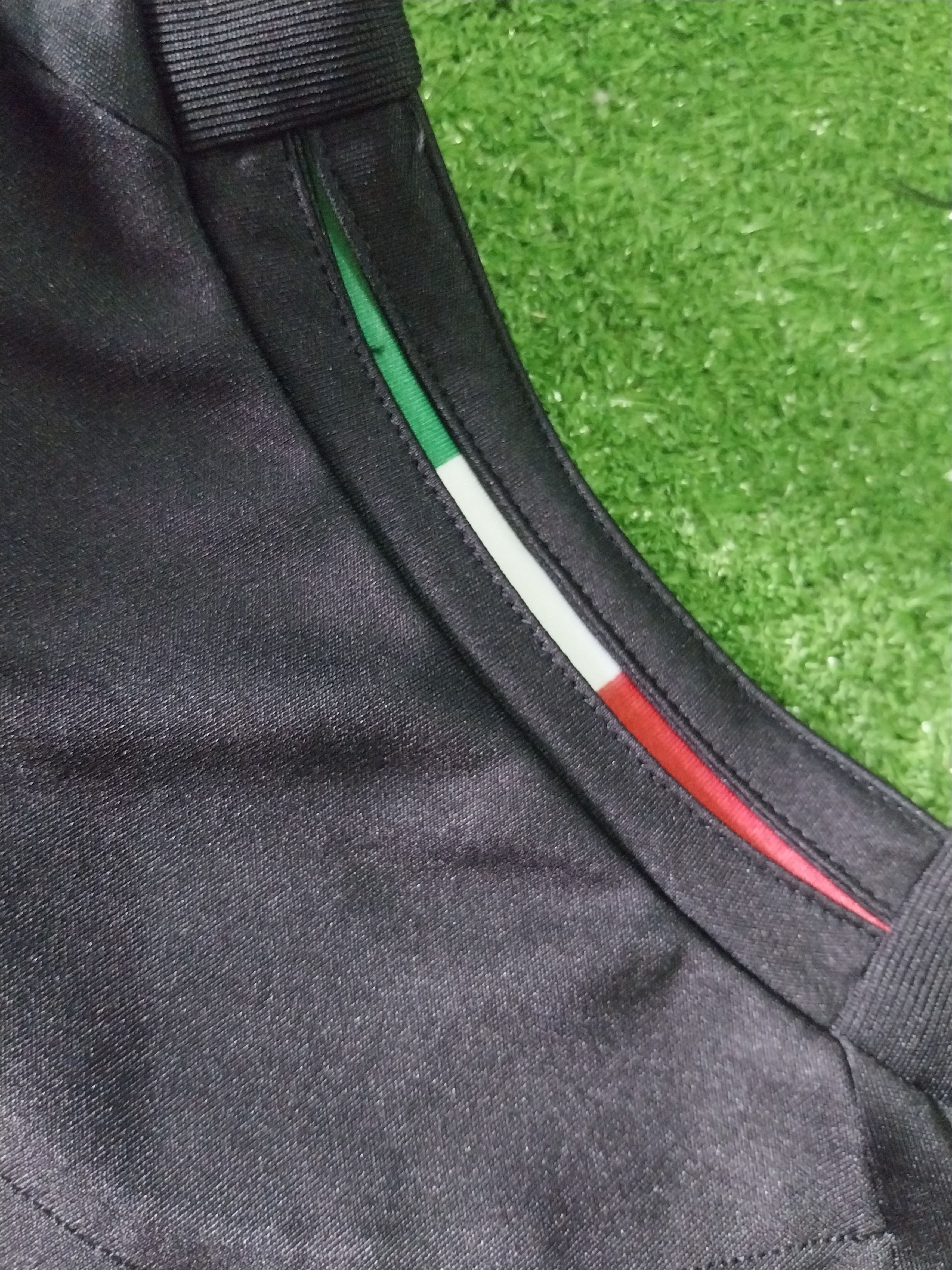 Adidas Ac milan 3rd 2010/2011 ibrahimovic jersey football Size US M / EU 48-50 / 2 - 10 Thumbnail
