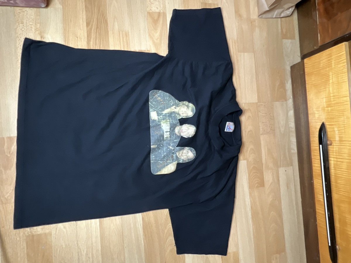 Merc × Vintage Selling a very old T-shirt, most likely 1980s merch, Size US XL / EU 56 / 4 - 1 Thumbnail