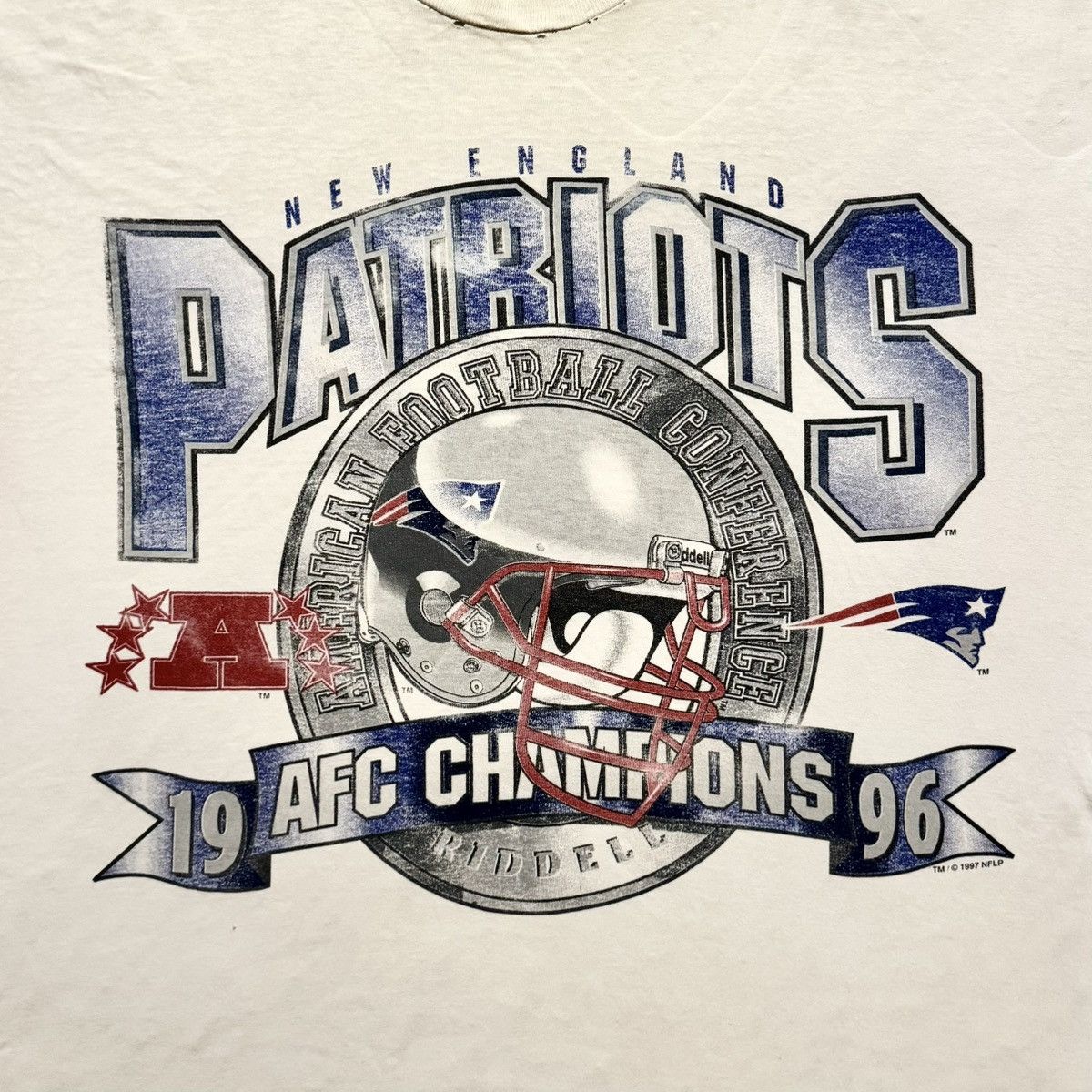 Vintage Vintage 1996 New England Patriots NFL Football Tee Size US XL / EU 56 / 4 - 1 Thumbnail