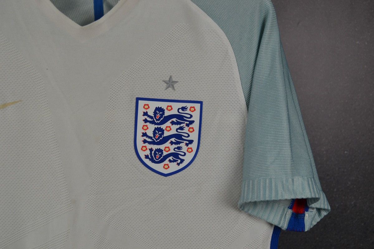 Nike England 2016 2018 World cup player issue Nike soccer jersey Size US L / EU 52-54 / 3 - 9 Thumbnail
