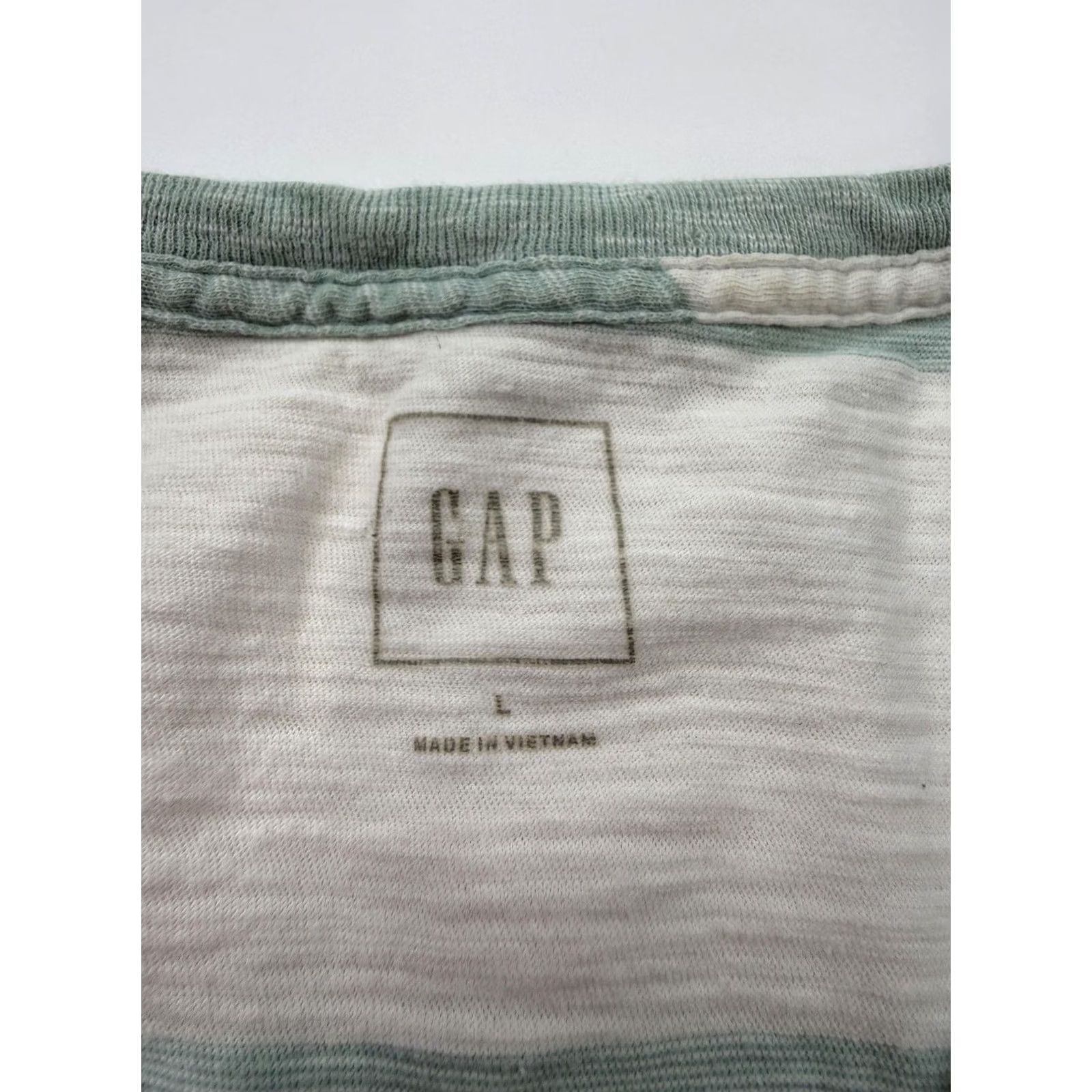 Gap Gap Shirt Mens Large Green White Striped V-Neck Cotton Tee Casual Tagless Size US L / EU 52-54 / 3 - 2 Thumbnail