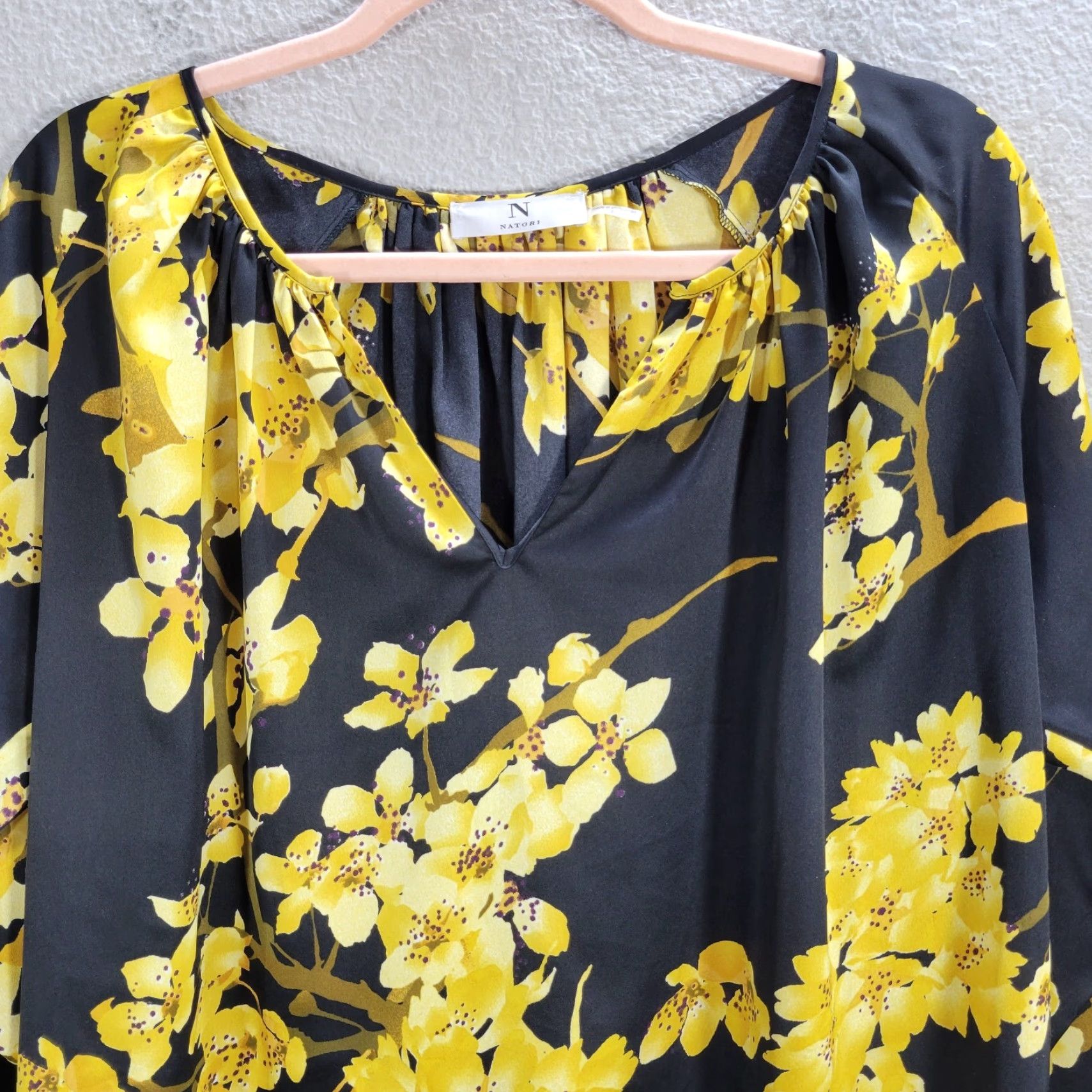 Vintage Natori Blouse Shirt Yellow Floral V-Neck Relaxed Sz S Womens Shirt Size S / US 4 / IT 40 - 4 Thumbnail