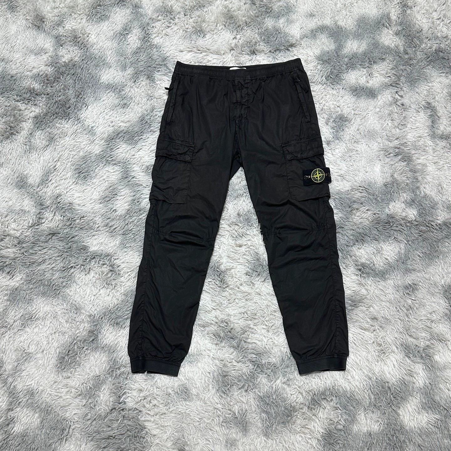 Stone Island stone island cargo pants in black W34 Size US 34 / EU 50 - 1 Thumbnail