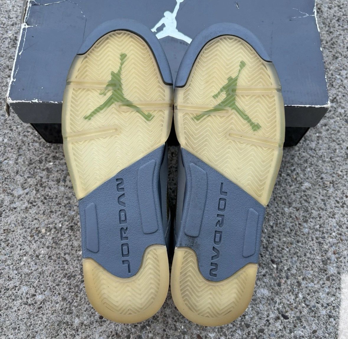 Jordan Brand Size 7-Jordan 5 GS 'Green Bean' 2006 Lightly Worn OG All Size US 7 / EU 40 - 11 Thumbnail