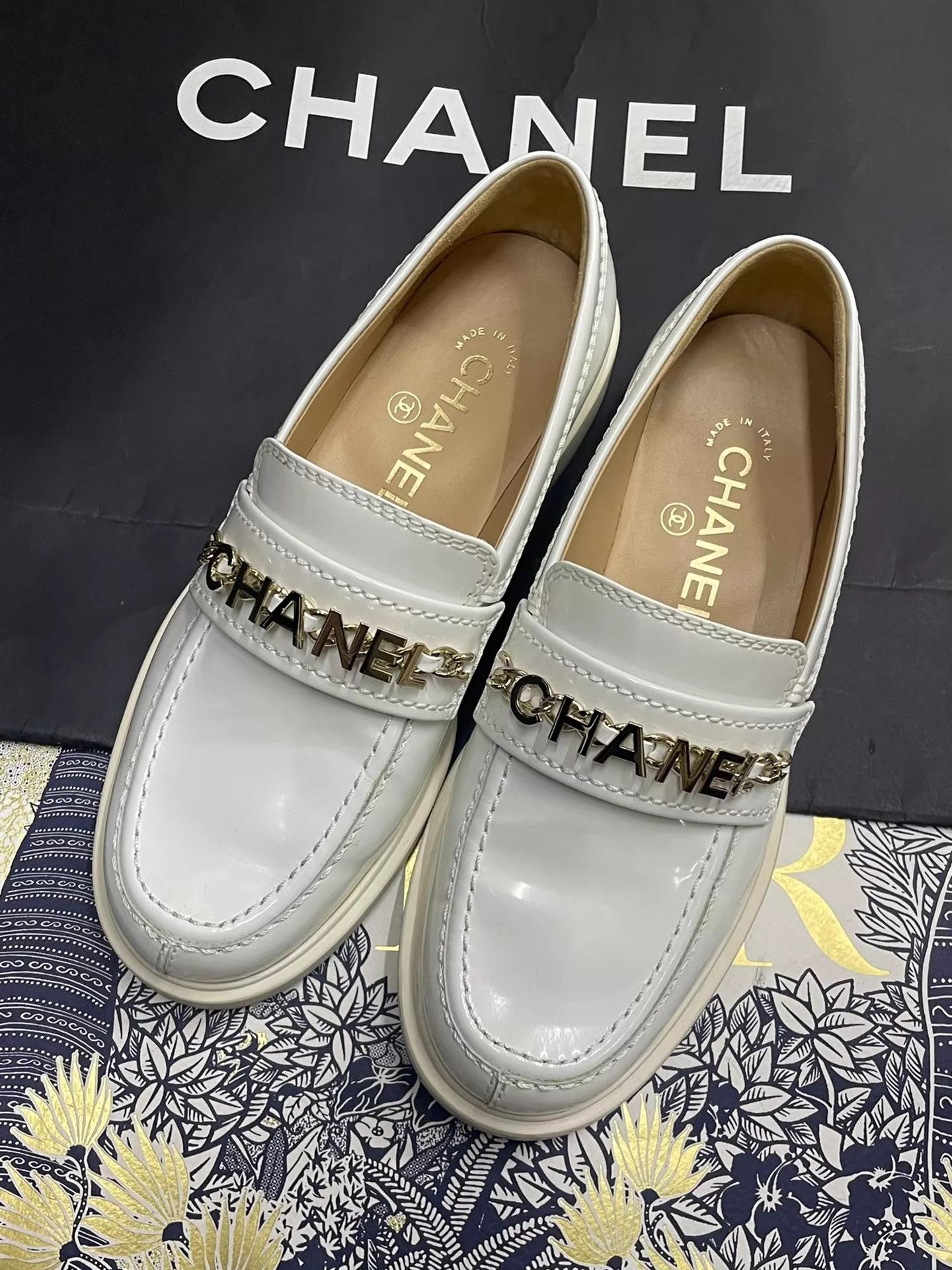 Chanel Chanel White Logo Loafers Women's 35 Size US 4.5 / IT 34.5 - 2 Thumbnail