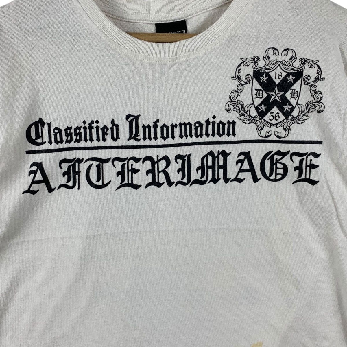 Vintage AFTERIMAGE CLASSIFIED INFORMATION Old English Text Tee Size L / US 10 / IT 46 - 4 Thumbnail
