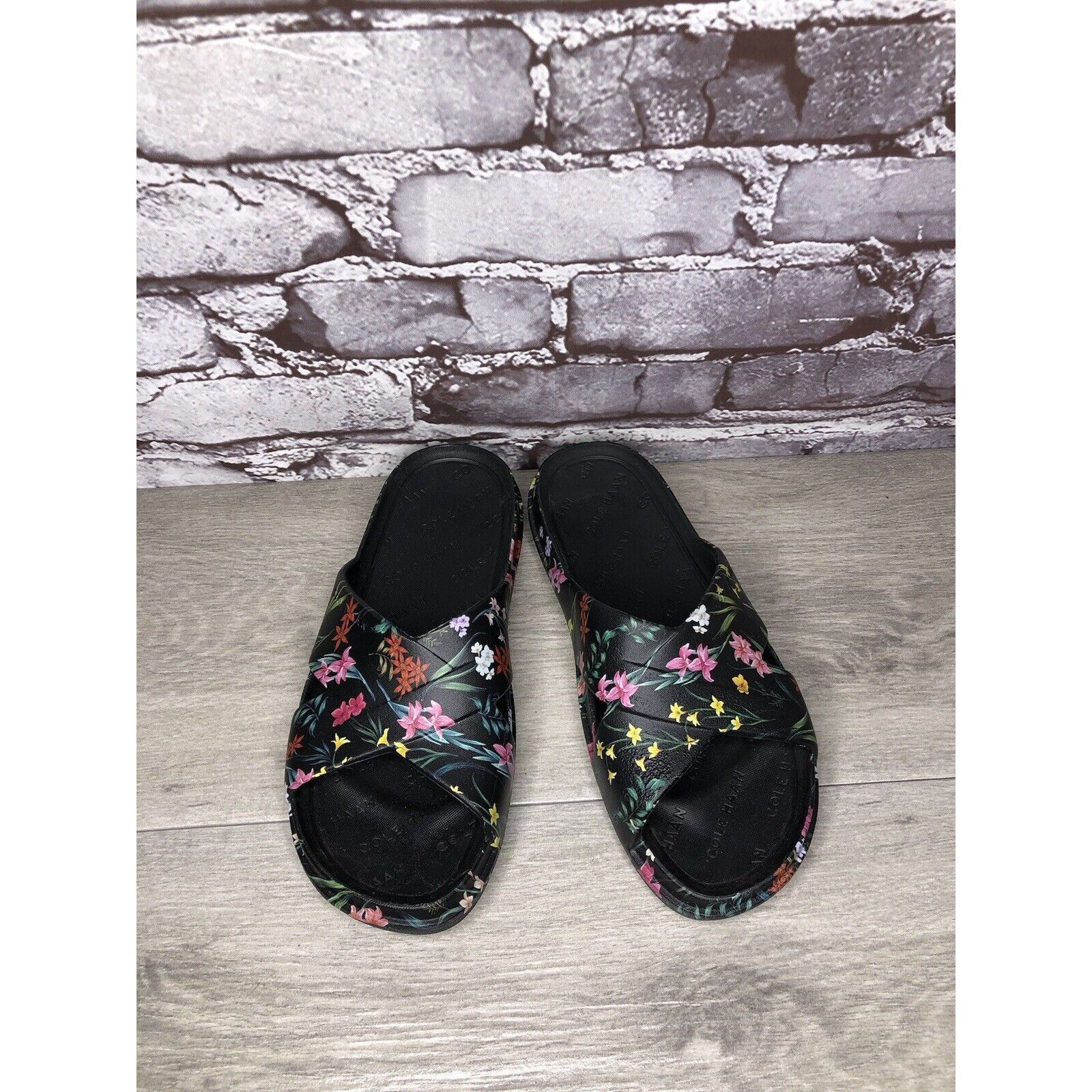 Cole Haan Cole Haan Grand Os. 25390 Black Rubber Floral Print Sandals Size US 7 / IT 37 - 10 Thumbnail