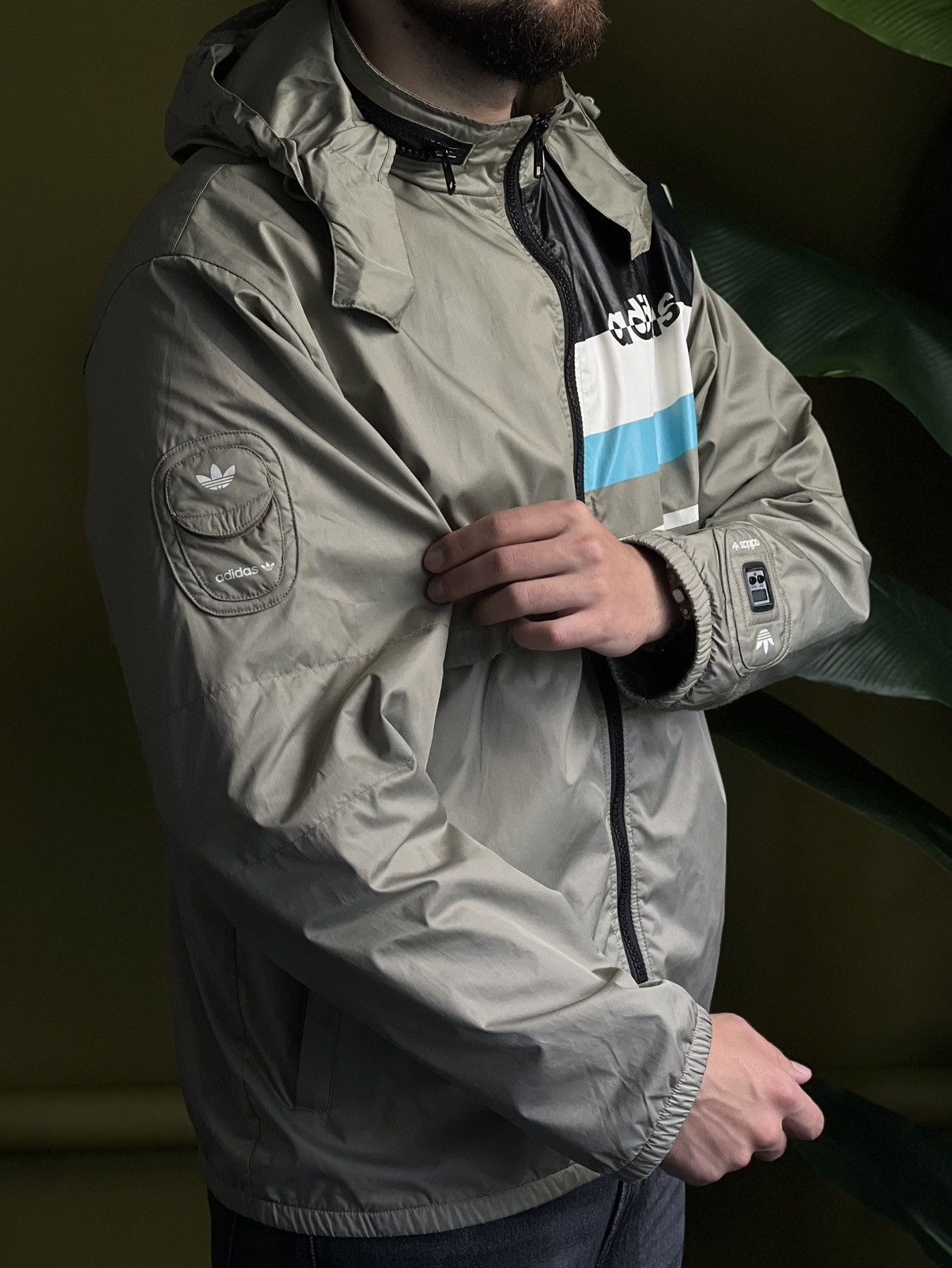 ジャケット・アウター adidas MICRO PACER WATCH POCKET Jacket Adidas Micropacer Jacket Y2K Techwear Timer (M) Rare