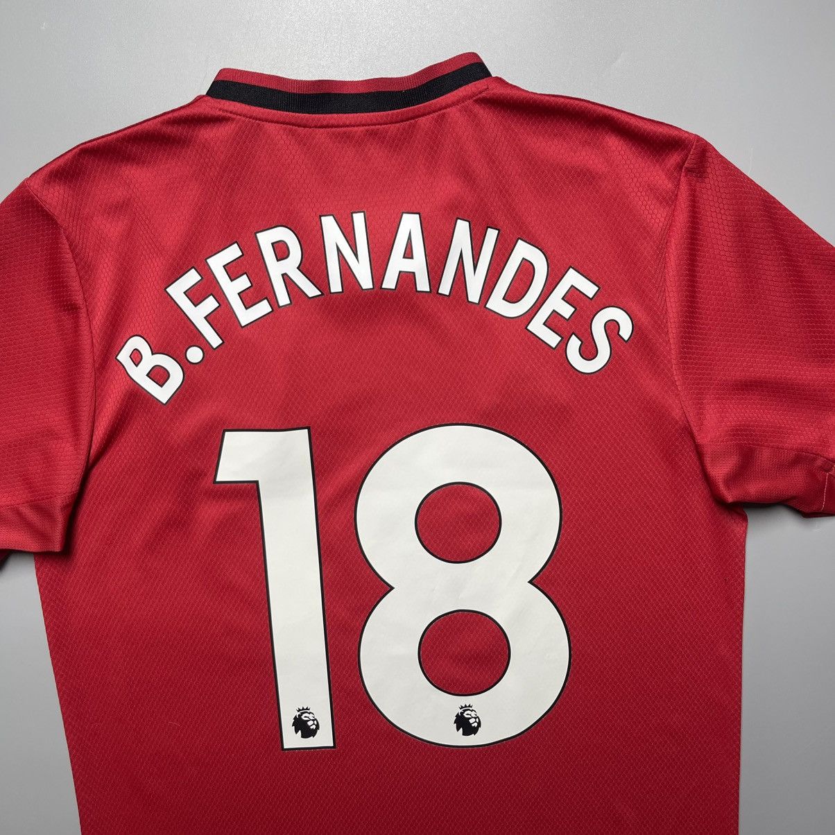 Adidas MAN UNITED ADIDAS 2019/2020 SOCCER HOME JERSEY #18 FERNANDES Size US S / EU 44-46 / 1 - 9 Thumbnail