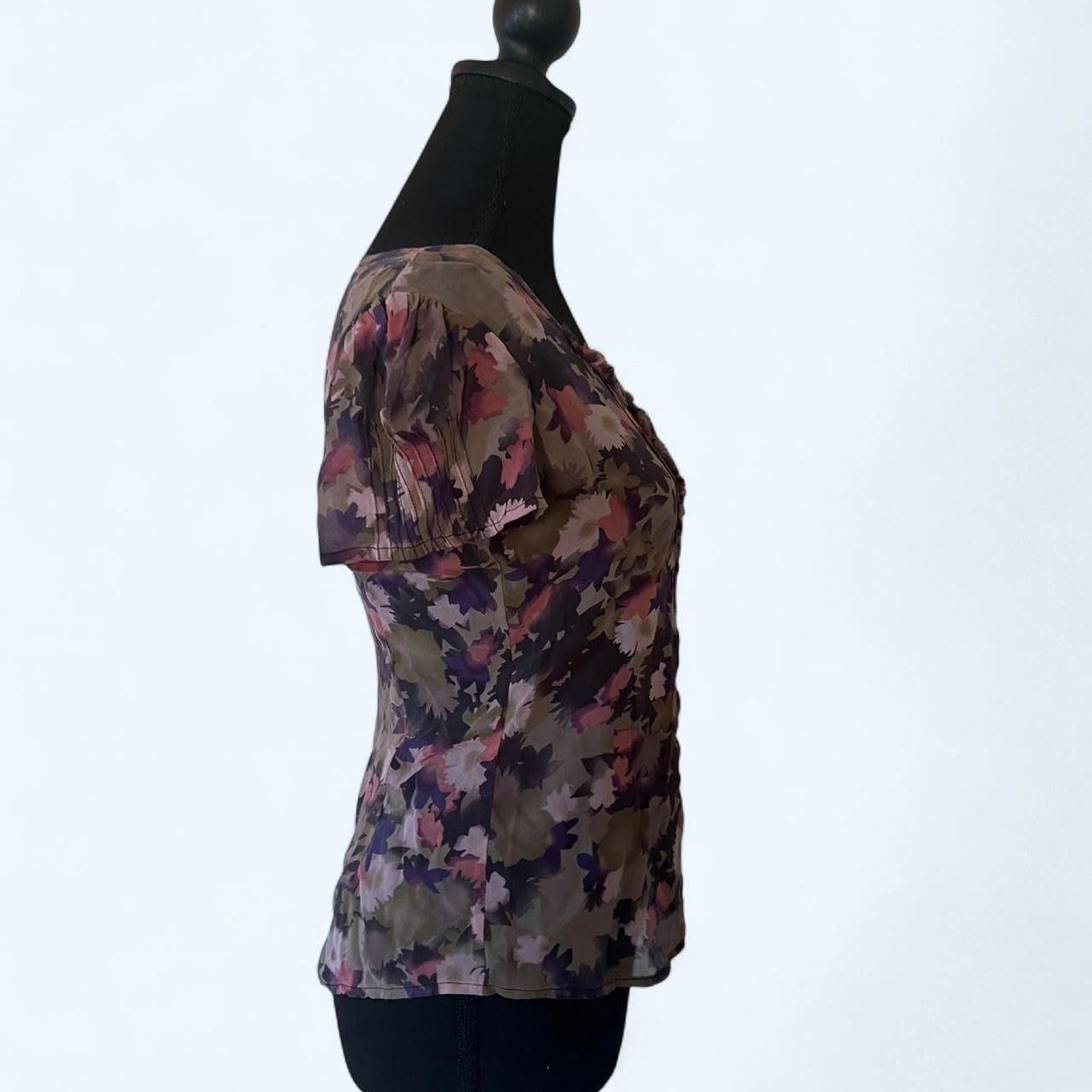 Urban Outfitters Kimchi Blue Urban Outfitters floral top Size S / US 4 / IT 40 - 5 Thumbnail