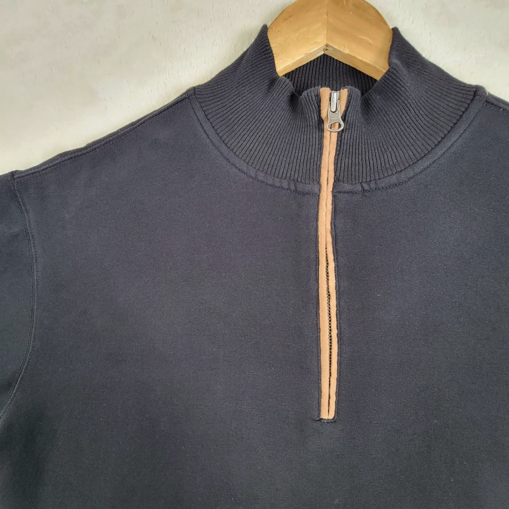 Vintage VINTAGE Woolrich Black Sweater Mens Large 1/4 Zip Pullover Jacket With Elbow Patches Size US L / EU 52-54 / 3 - 3 Thumbnail