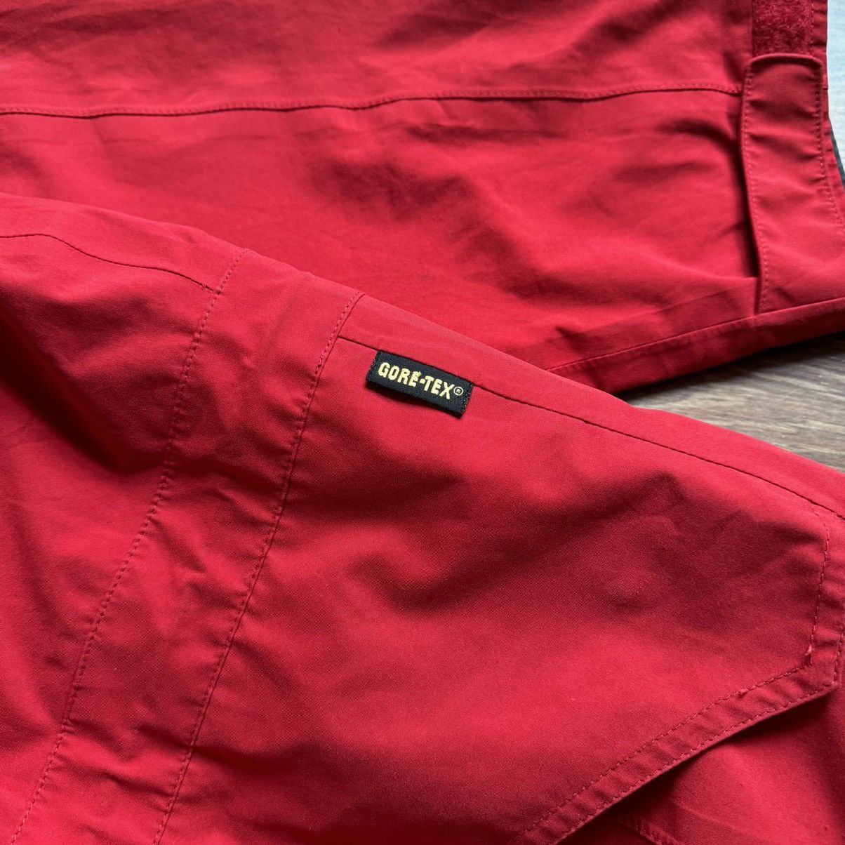 Berghaus × Goretex Vintage Berghaus Gore-Tex Jacket Men’s GTX Size:L Red/Gray Size US L / EU 52-54 / 3 - 6 Thumbnail