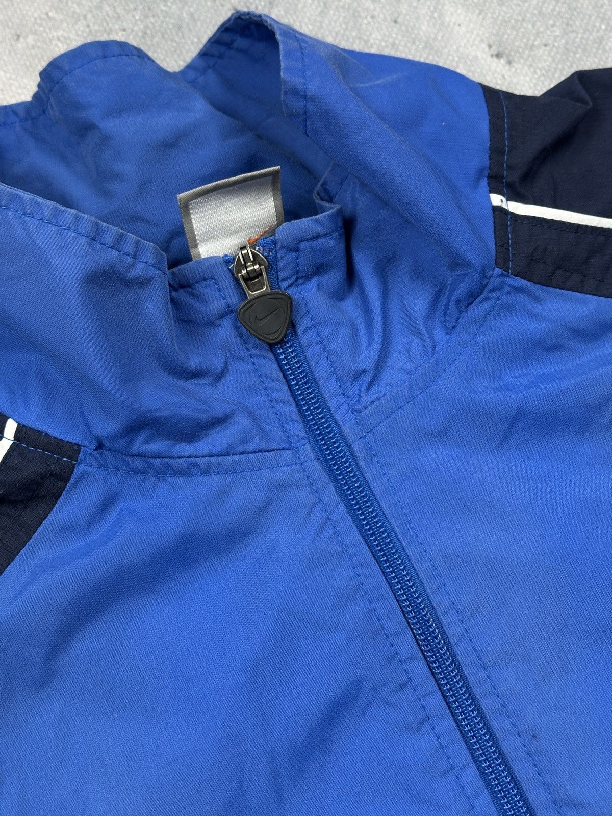 Nike Vintage Nike Blue Navy Track Jacket Full Zip Mesh Lining 90s Size US L / EU 52-54 / 3 - 5 Thumbnail