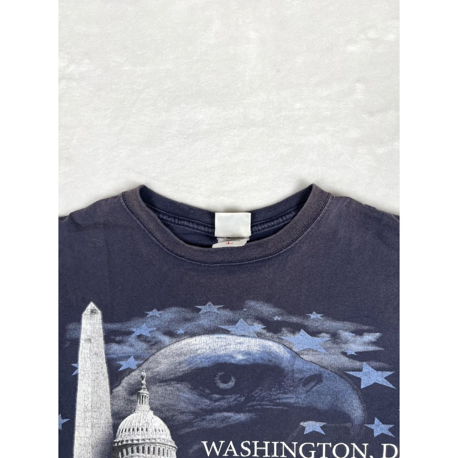 Vintage VINTAGE Smithsonian Shirt Mens Large Navy Blue Eagle Landmarks Washington DC City Skyline Graphic Print Crew Neck Short Sleeve Patriotic USA Travel Size US L / EU 52-54 / 3 - 5 Thumbnail