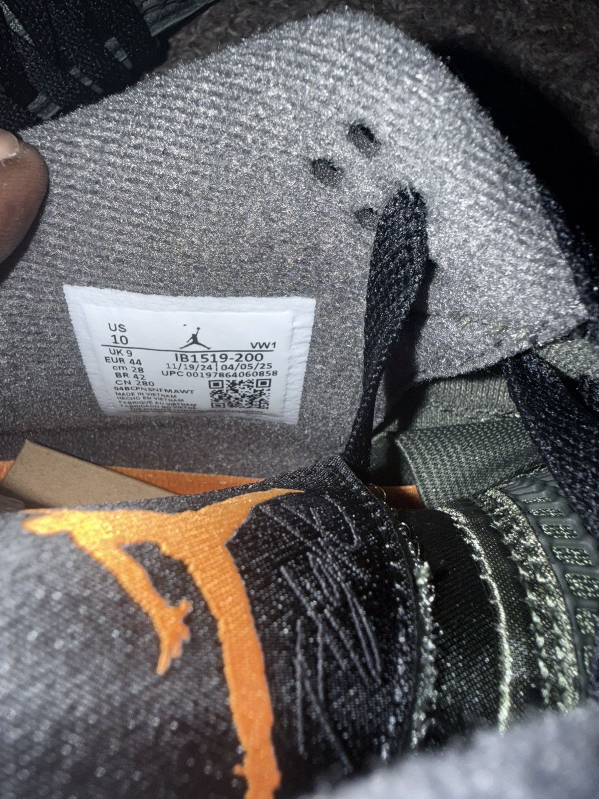 Jordan Brand × Undefeated The Jordan 4 Retro OG SP Undefeated (2025) Size US 10 / EU 43 - 7 Thumbnail