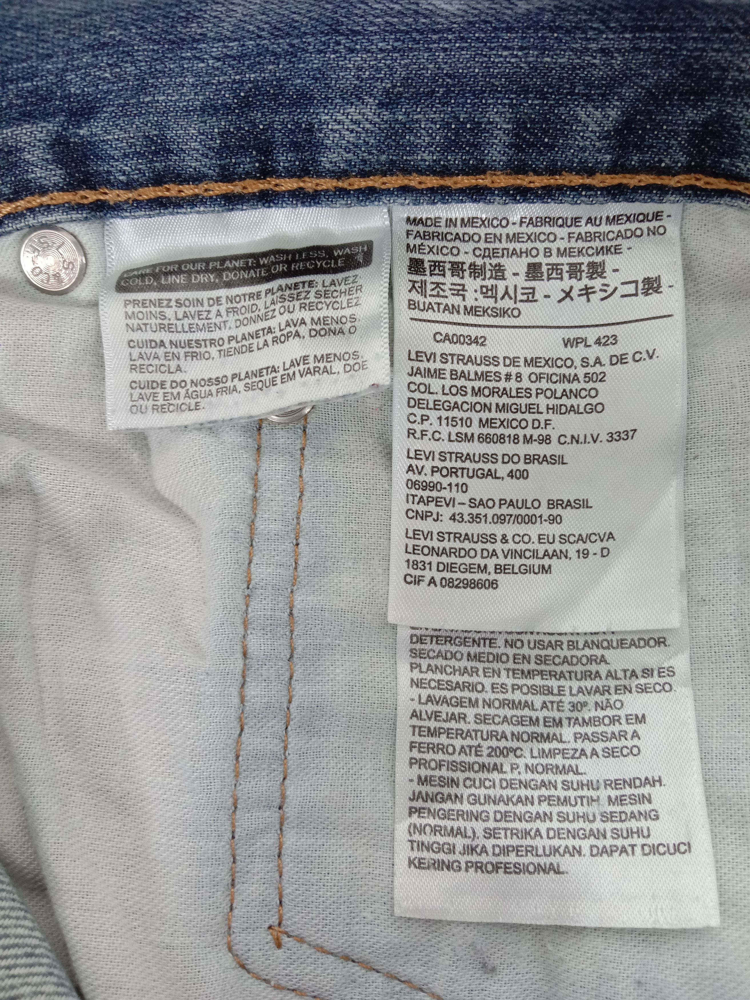 Levi's Vintage Levi’s 559 Jeans Faded Blue Distressed Denim Size US 37 - 11 Thumbnail