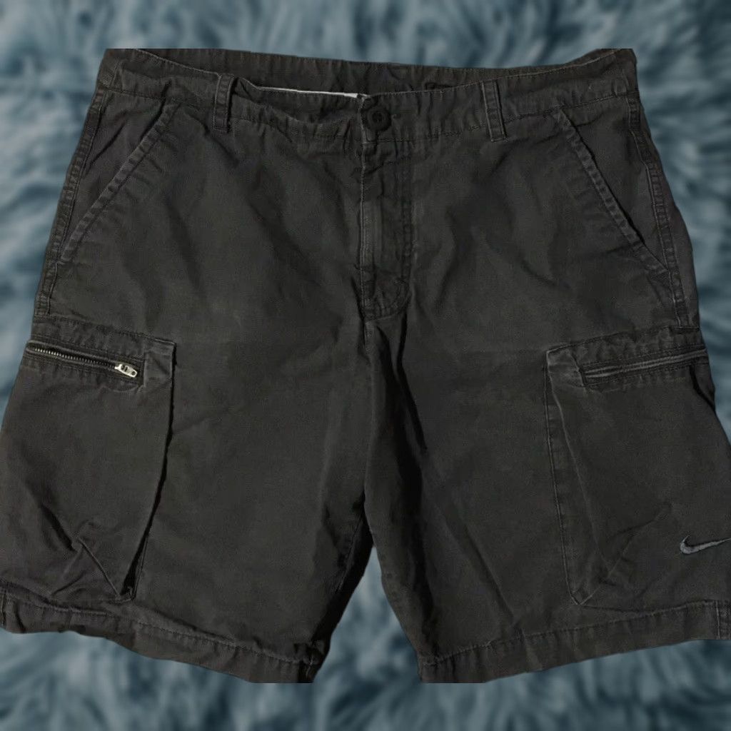 Nike VINTAGE Nike Faded Swoosh Cargo Shorts 36 Gray Nike Shorts Mens 90s Grunge Surf Skate Biker Beach USA Yacht 80s 90s Swoosh ACG Gy? Size US 36 / EU 52 - 1 Thumbnail