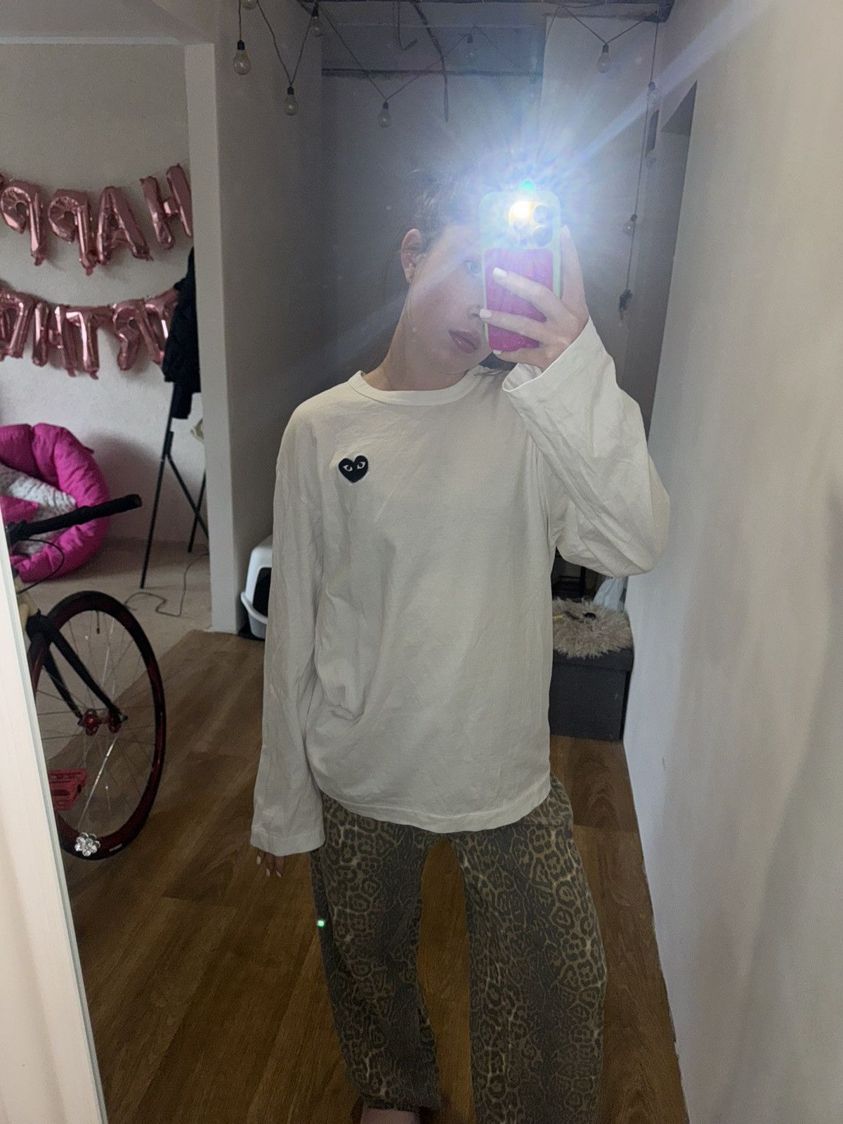CDG by Comme des Garcons COMME DES GARÇONS WHITE HEART BASIC LONGSLEEVE Size US XL / EU 56 / 4 - 7 Thumbnail