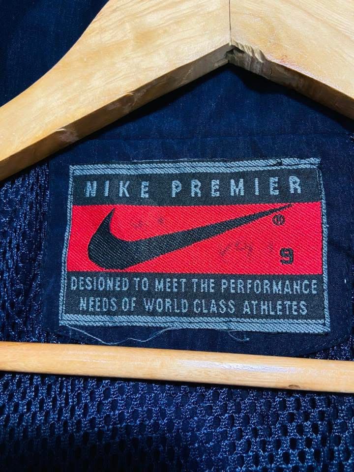 Nike 🔥VTG NIKE PREMIER 90s SWOOSH NYLON JACKET Size US L / EU 52-54 / 3 - 13 Thumbnail