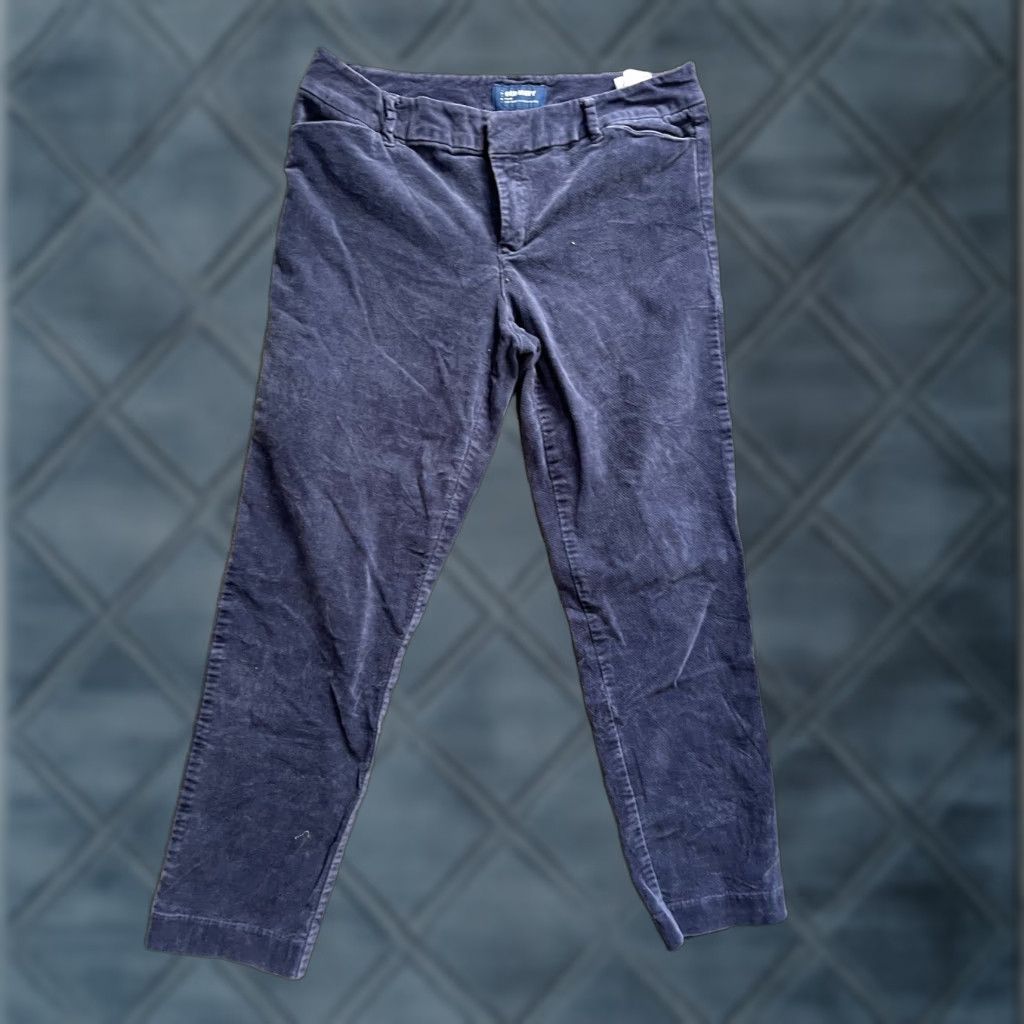 Old Navy **Old Navy Mid Rise Velvet Pants Size 8 Navy Pockets** User: **Old Navy Mid-Rise Velvet Pants Size 8 Navy Pockets** Size 30" / US 8 / IT 44 - 1 Thumbnail