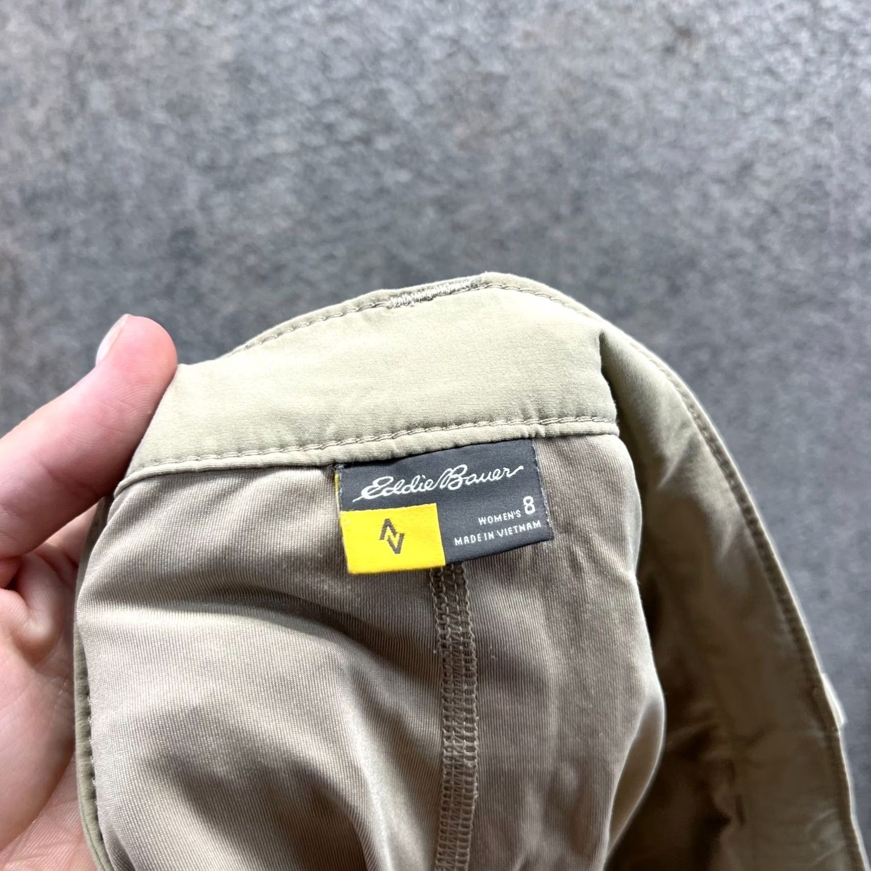 Eddie Bauer VINTAGE Eddie Bauer Skirt Womens 8 Beige Outdoor Pencil Pockets Tan Khaki Hiking Outdoor Size 30" / US 8 / IT 44 - 3 Thumbnail