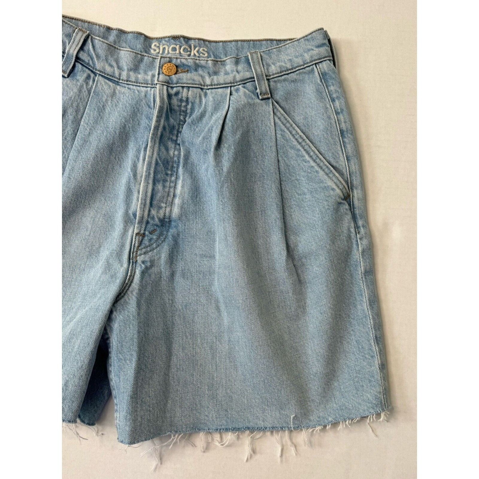 MOTHER Mother SNACKS Fun Dip Double Pleated Short Fray Shorts Sz 27 Size 27" / US 4 / IT 40 - 5 Thumbnail