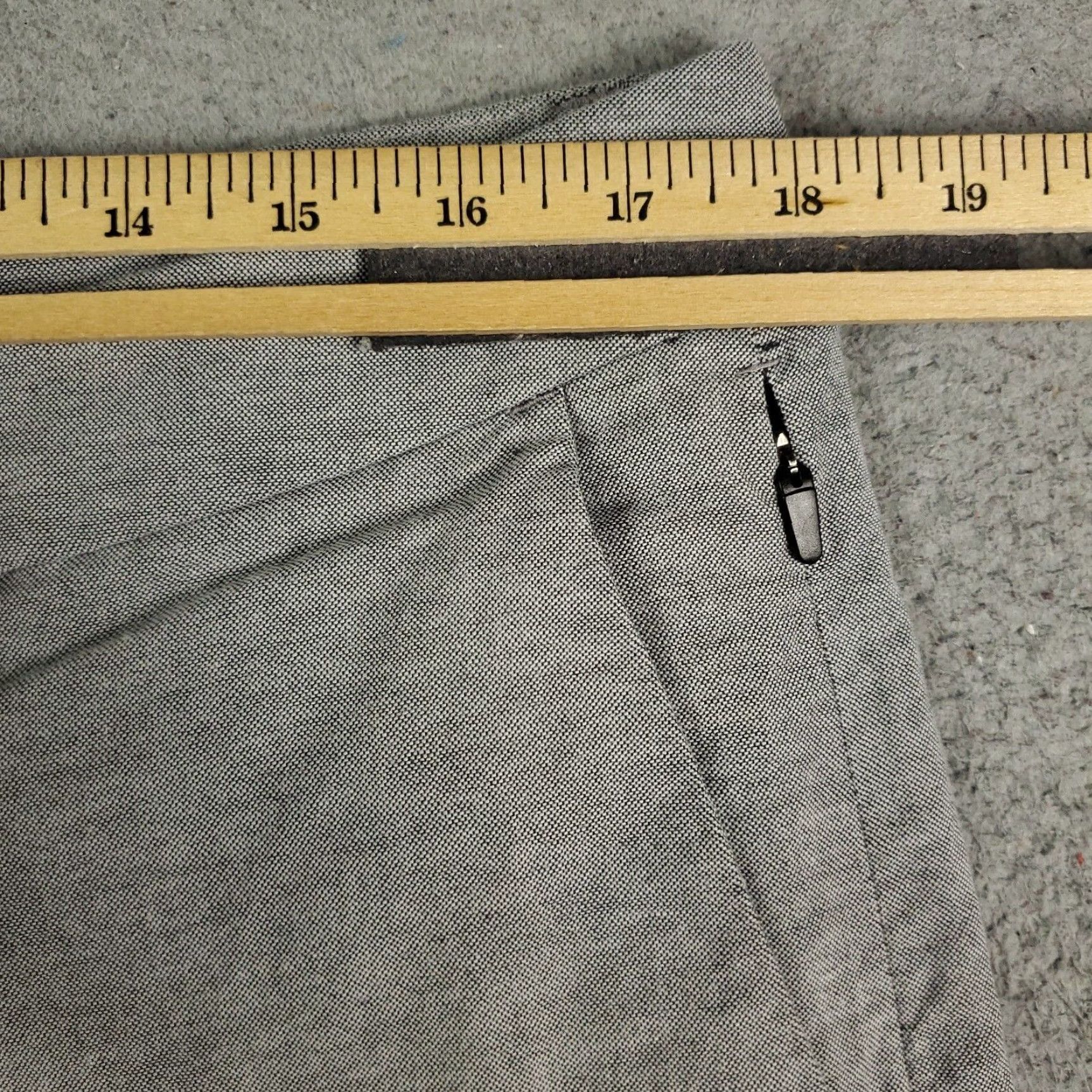 Lululemon Lululemon Mens Shorts Size 34 Gray Tech Chino Flat Front Belt Loops Logo Casual Business Formal Workwear Size US 34 / EU 50 - 4 Thumbnail