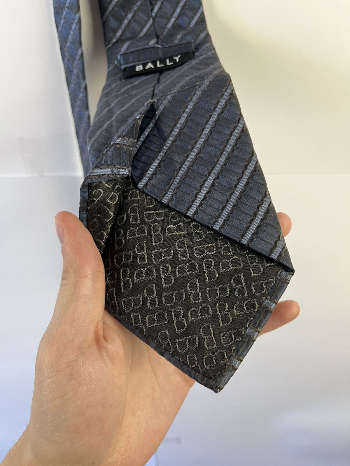 Bally Bally Luxury Striped Tie Cravat Made in Italy Size ONE SIZE - 2 Thumbnail