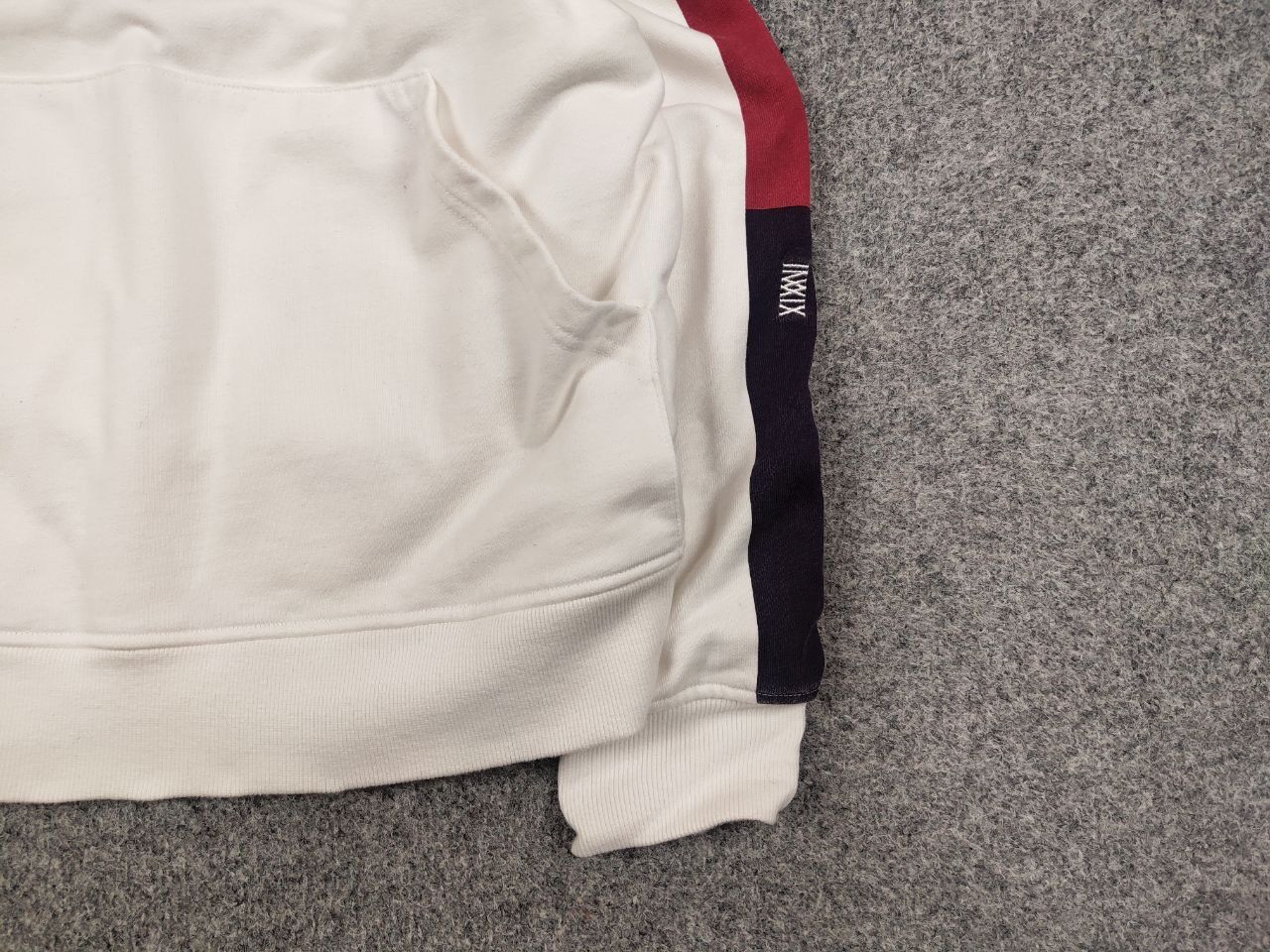 Japanese Brand INXX Season 8 Japanese Brand Design White Zip Hoodie Size US S / EU 44-46 / 1 - 10 Thumbnail
