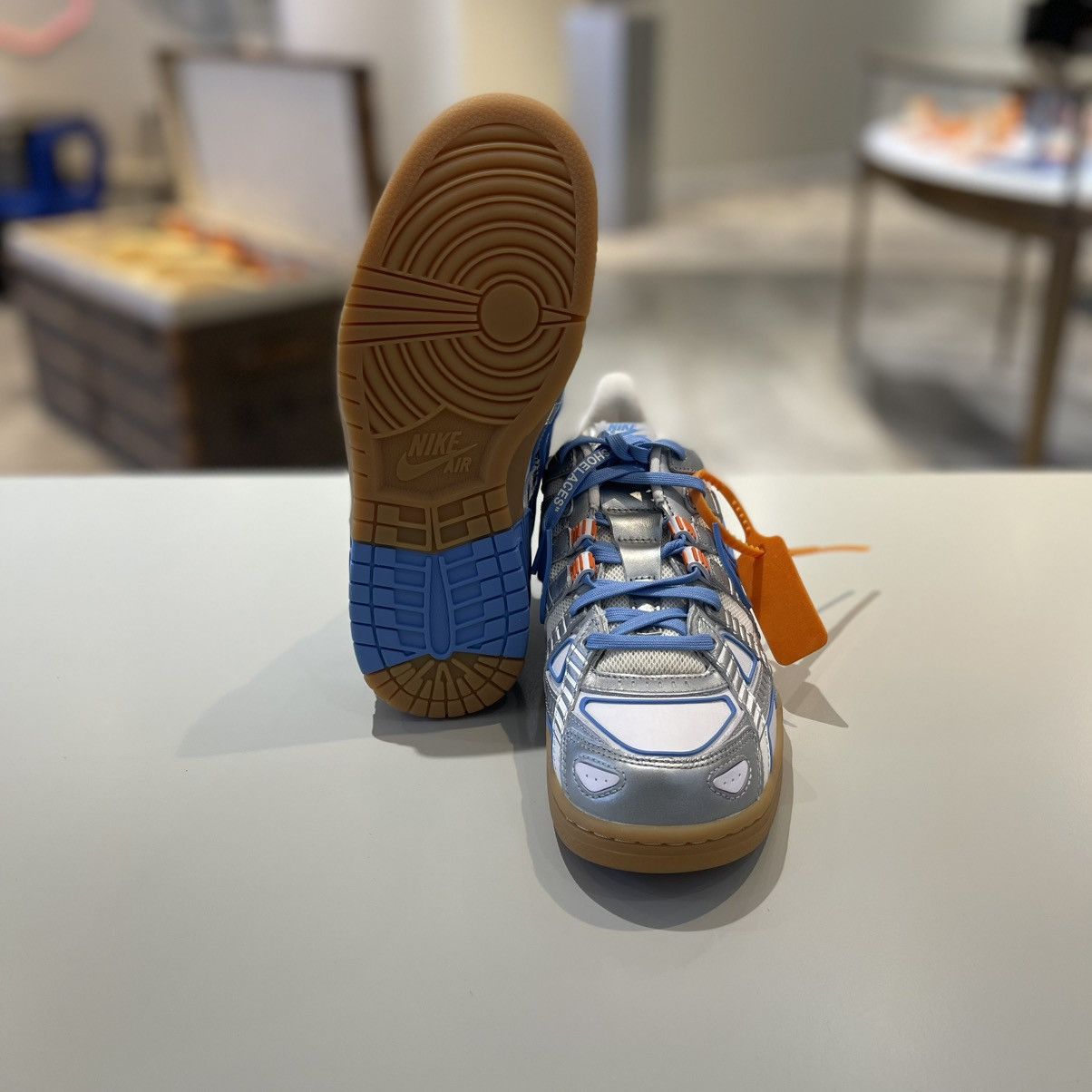 Nike × Off-White Nike Air Rubber Dunk Off-White UNC Size US 8 / EU 41 - 13 Thumbnail