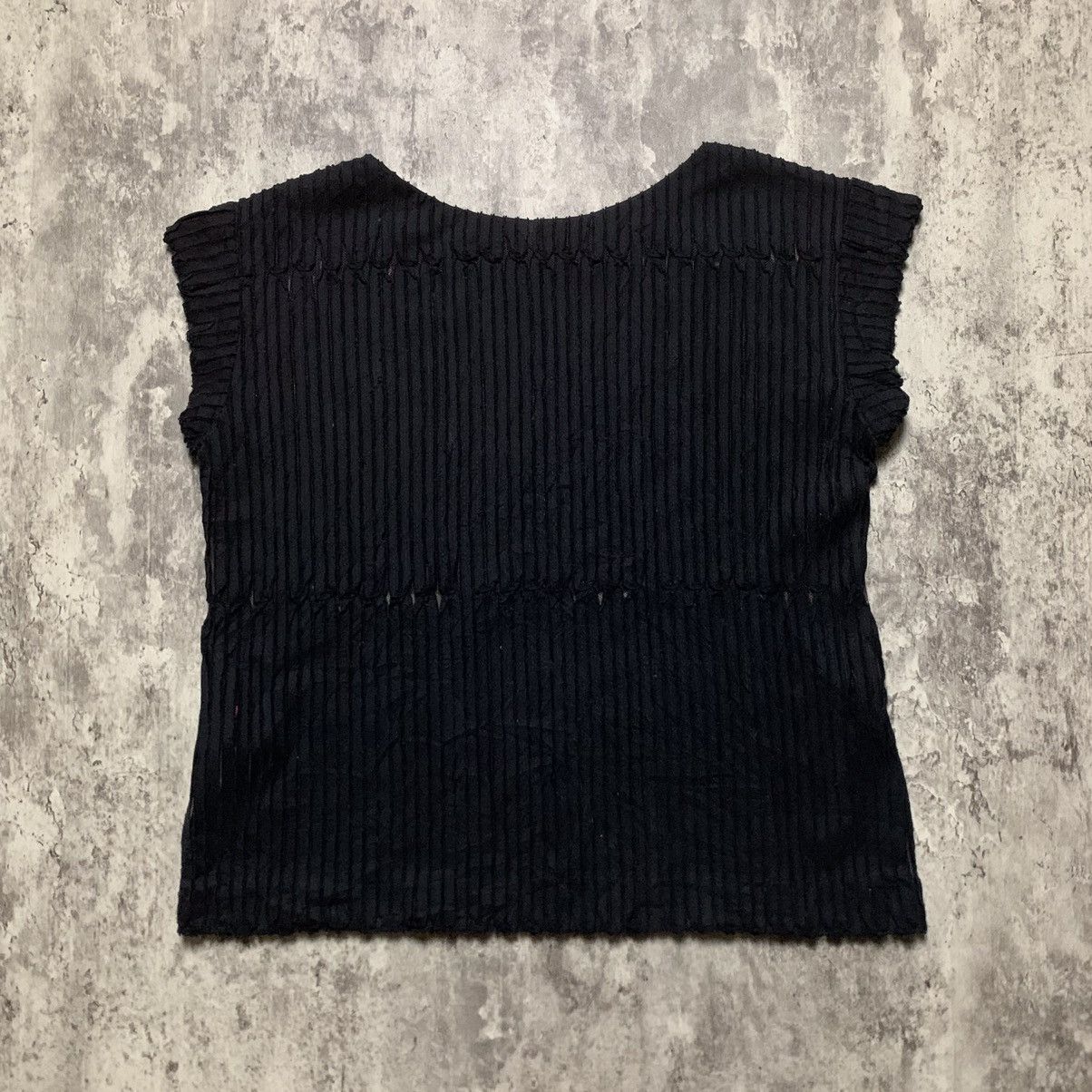 Issey Miyake Find ISSEY MIYAKE HaaT Mesh Size M / US 6-8 / IT 42-44 - 2 Thumbnail