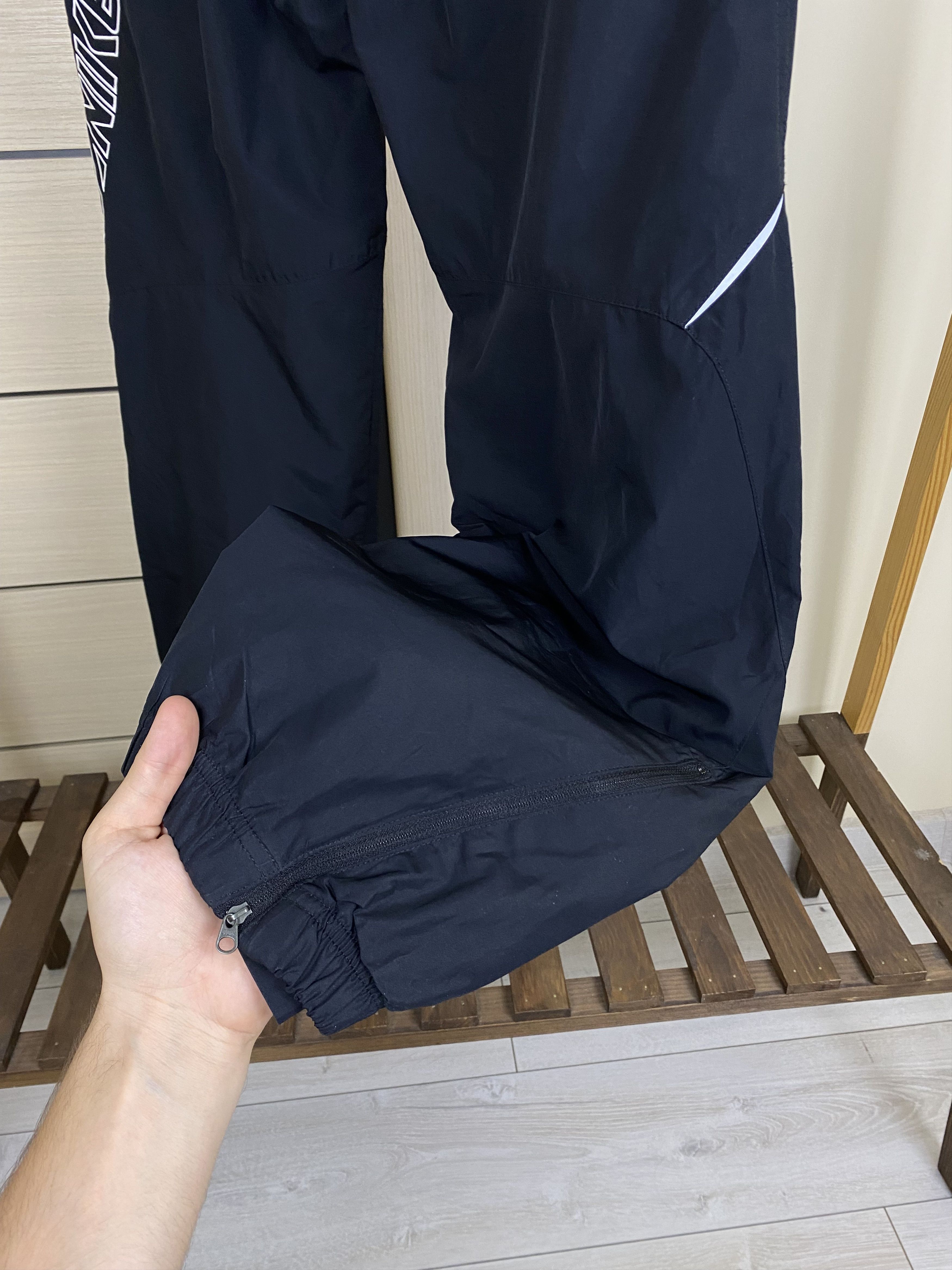 Nike Vintage Nike air nylon track baggy pants black size M Size US 32 / EU 48 - 11 Thumbnail