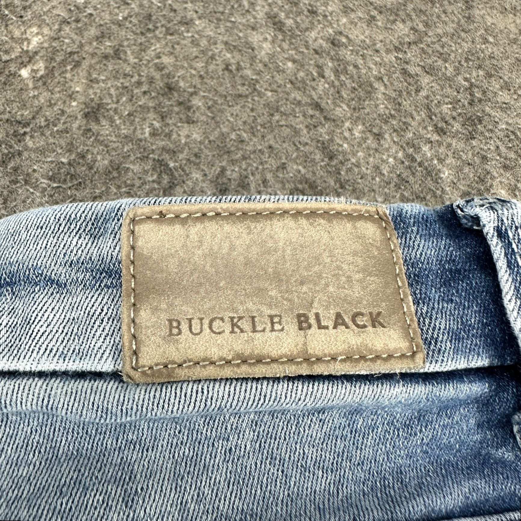 Buckle Black Buckle Black Jeans Womens 26 Skinny Distressed Blue Denim 5-Pocket Zip Inseam 28 High Rise Slim Stretch Regular Size 26" / US 2 / IT 38 - 3 Thumbnail