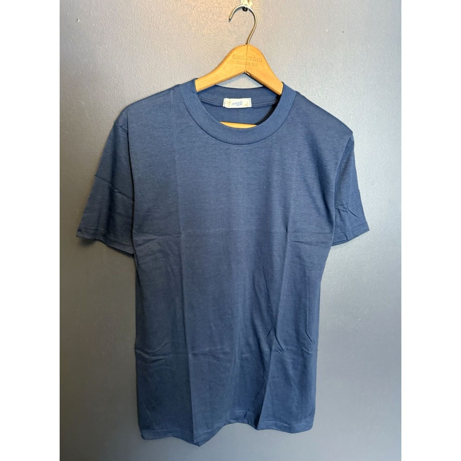 Vintage VINTAGE Munsingwear T-Shirt Shirt Blue Size US L / EU 52-54 / 3 - 3 Thumbnail